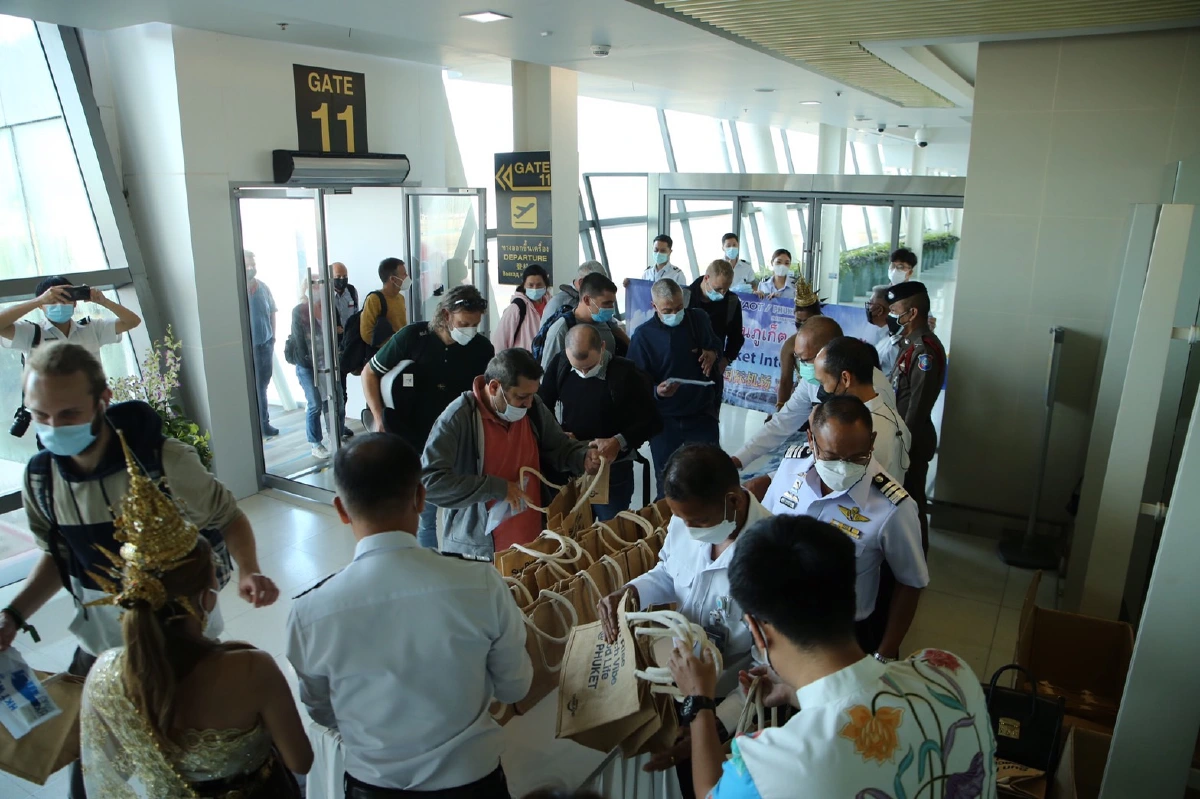 ภูเก็ตเปิดประเทศวันแรกมี11เที่ยวบินประเดิมเข้ามาท่องเที่ยว