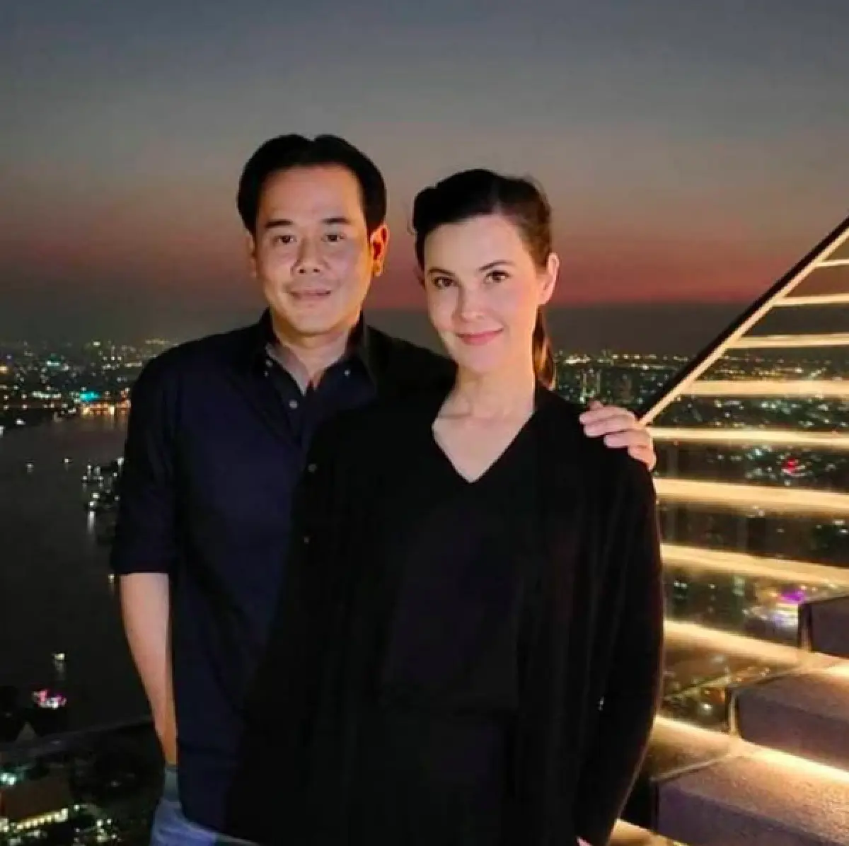 “ธัญญ่า” อวยพรวันเกิดสามี “เป็ก สัณณ์ชัย” พร้อมฟ้องด้วยภาพบ้านนี้ใครใหญ่!