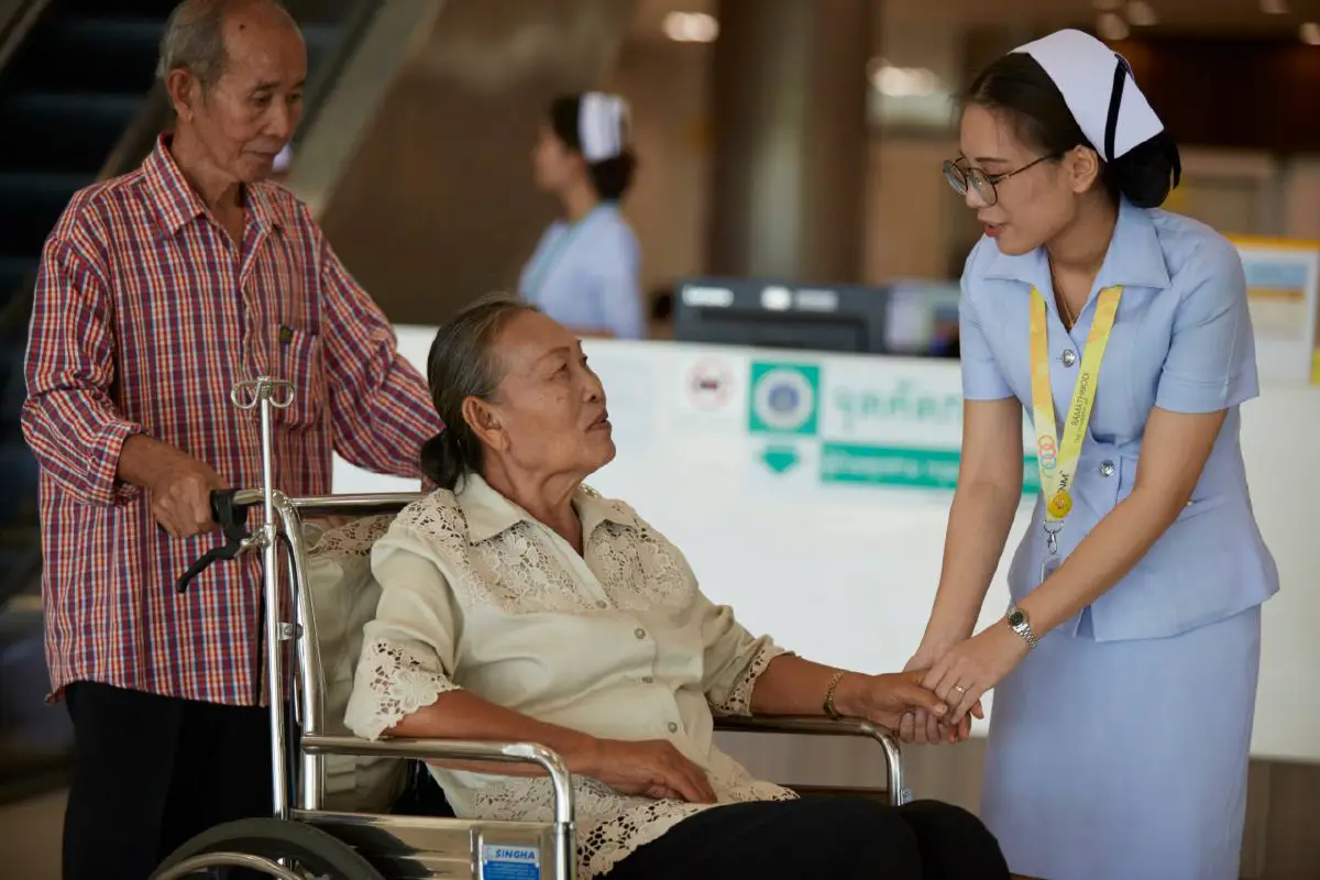 เปิดหัวใจเสาหลักกับการทำงานภายใต้ชุดสีขาว