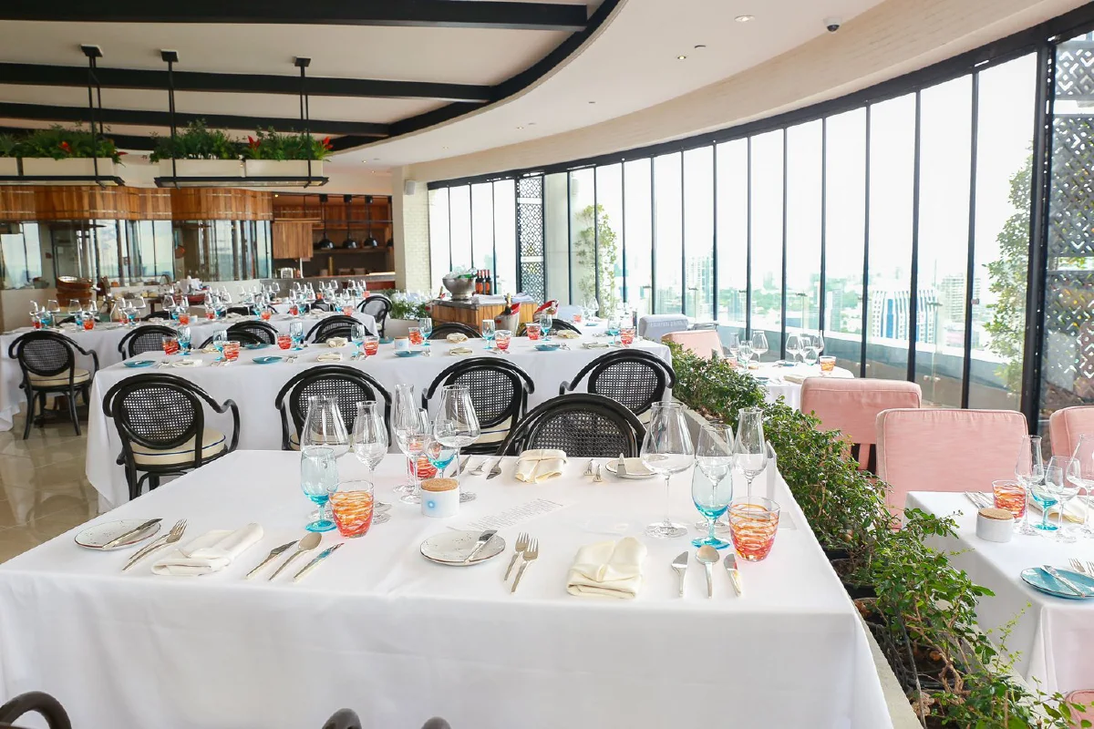 กลับมาอีกครั้งกับตำนานบุฟเฟ่ต์แชมเปญบรั้นช์สุดพรีเมียม ณ ห้องอาหารอูโนมาส