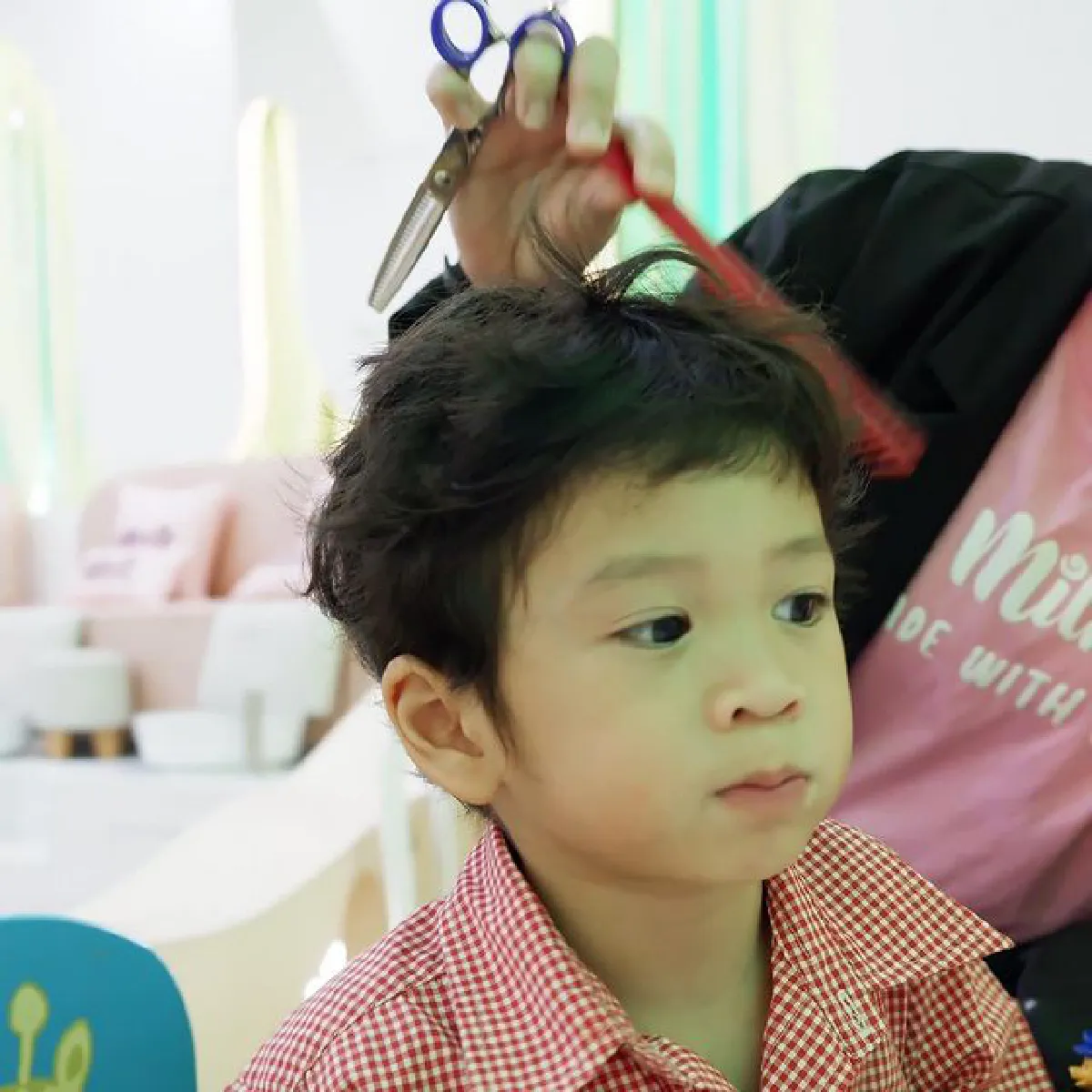 "น้องโพธิ์" ทิ้งลุคเก่า! จากหนุ่มน้อยผมยาว ตัดผมสั้นครั้งแรก หล่อเหลามาก