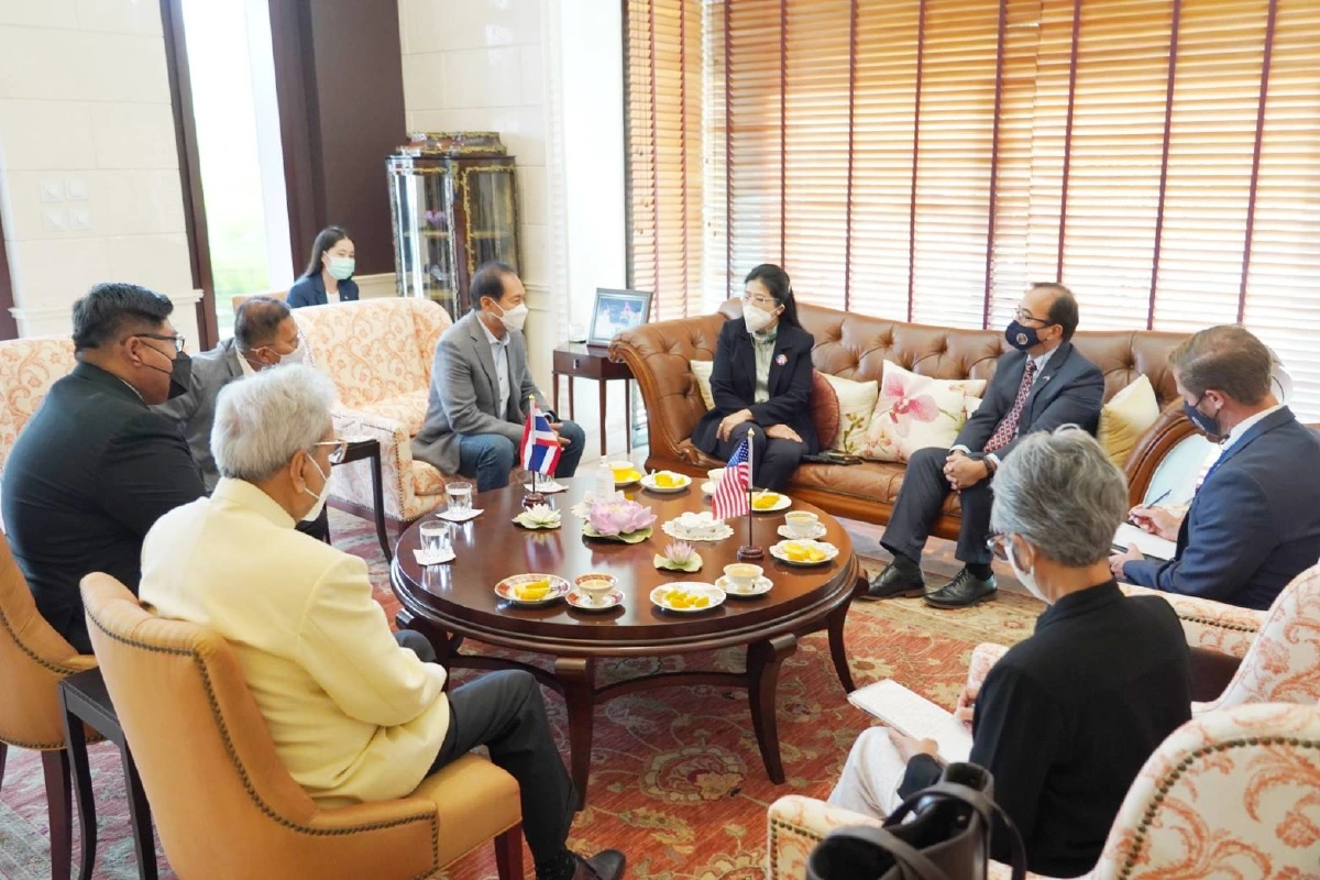 อุปทูตอเมริกาพบ"หญิงหน่อย"ถกปมไทยส่งถุงมือยางใช้แล้วไปขายสหรัฐ
