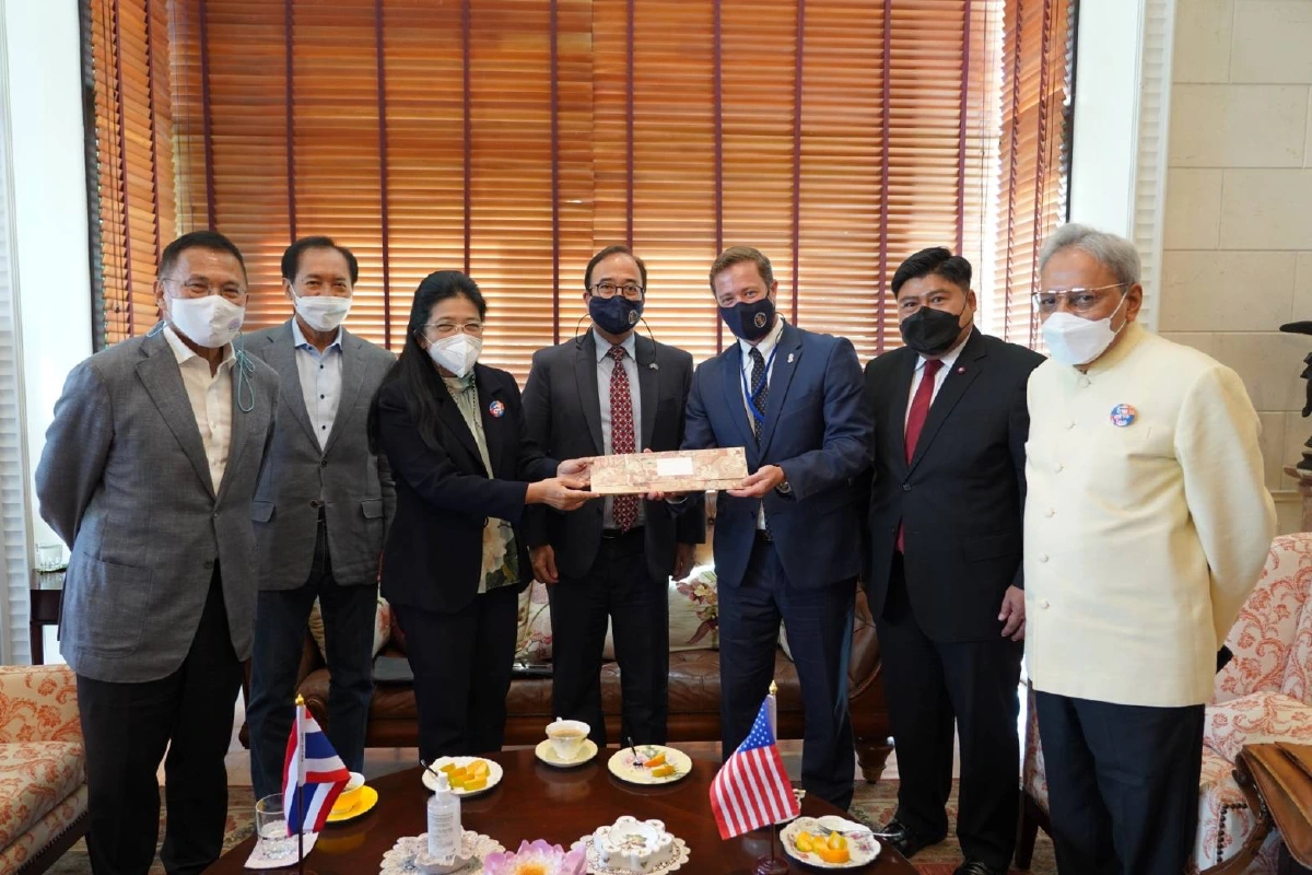 อุปทูตอเมริกาพบ"หญิงหน่อย"ถกปมไทยส่งถุงมือยางใช้แล้วไปขายสหรัฐ