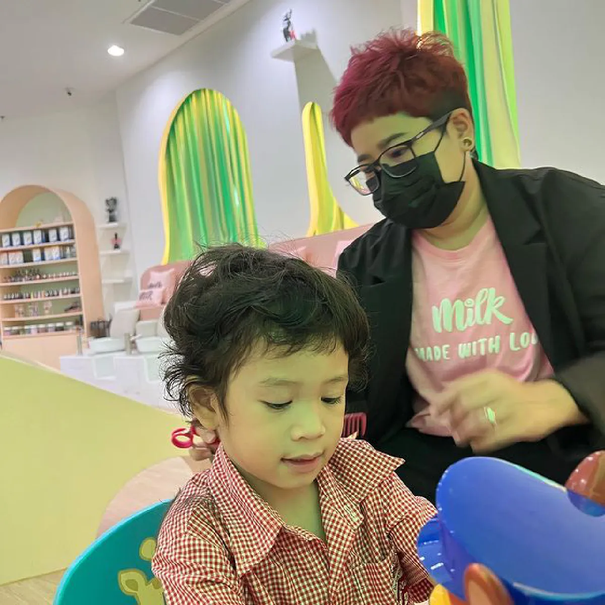 "น้องโพธิ์" ทิ้งลุคเก่า! จากหนุ่มน้อยผมยาว ตัดผมสั้นครั้งแรก หล่อเหลามาก