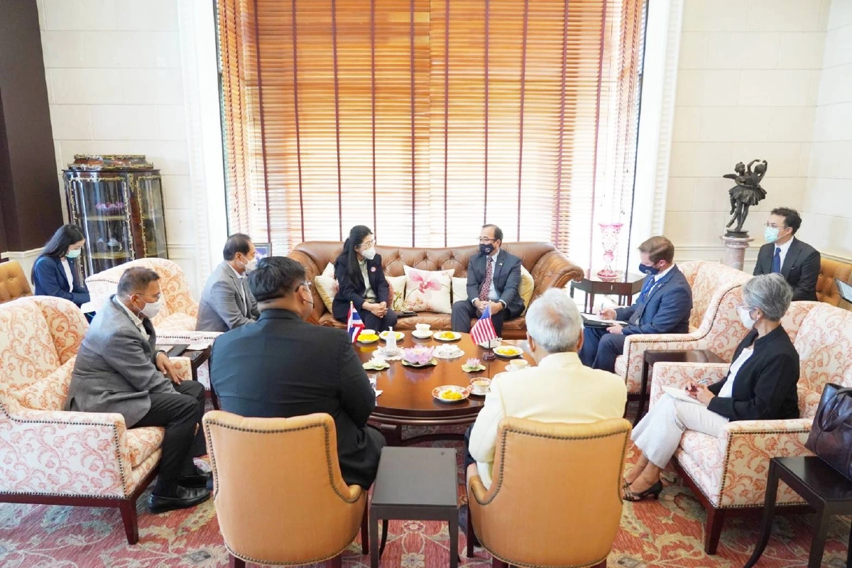 อุปทูตอเมริกาพบ"หญิงหน่อย"ถกปมไทยส่งถุงมือยางใช้แล้วไปขายสหรัฐ