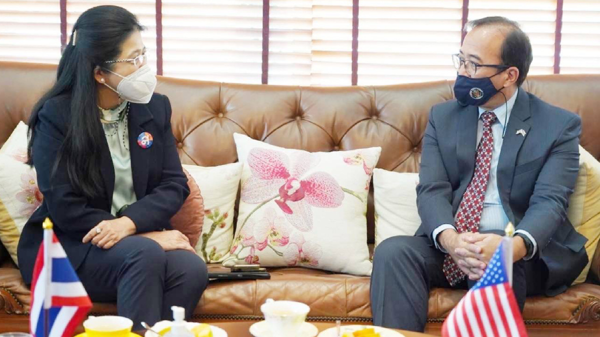 อุปทูตอเมริกาพบ"หญิงหน่อย"ถกปมไทยส่งถุงมือยางใช้แล้วไปขายสหรัฐ อุปทูตอเมริกาพบ"หญิงหน่อย"ถกปมไทยส่งถุงมือยางใช้แล้วไปขายสหรัฐ