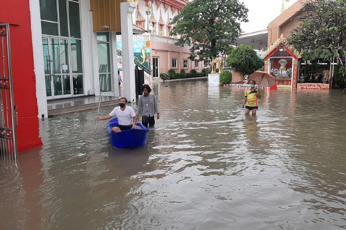 สมุทรปราการเจอน้ำทะลักท่วมหลายพื้นที่ หลังทะเลหนุนสูง