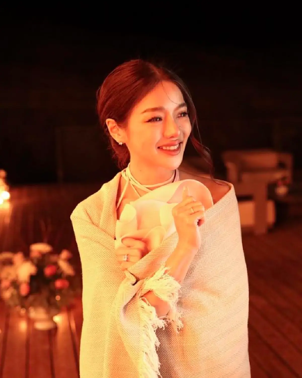  “แอร์ ภัณฑิลา” ถูกแฟนหนุ่มรุ่นน้อง ทำเซอร์ไพรส์ขอแต่งงานที่อเมริกา