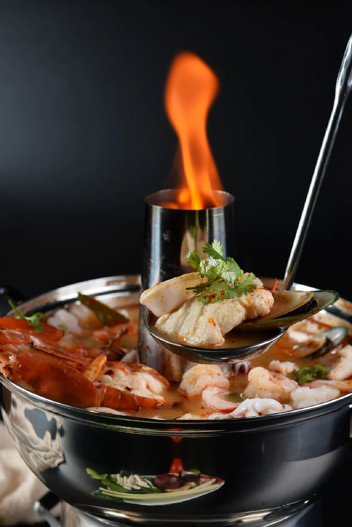 ต้อนรับช่วงเวลาดีๆ ส่งท้ายปลายปีด้วยเมนูพิเศษจากฝีมือเชฟชั้นนำจาก 4 ร้านอาหารนานาชาติ