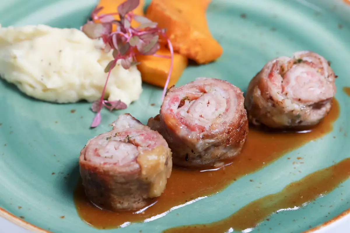 แจกพิกัดความอร่อยอิ่มไม่อั้น กับบุฟเฟ่ต์เนื้อหมูนานาชนิดและอาหารนานาชาติ ณ ห้องอาหารเวนติซี