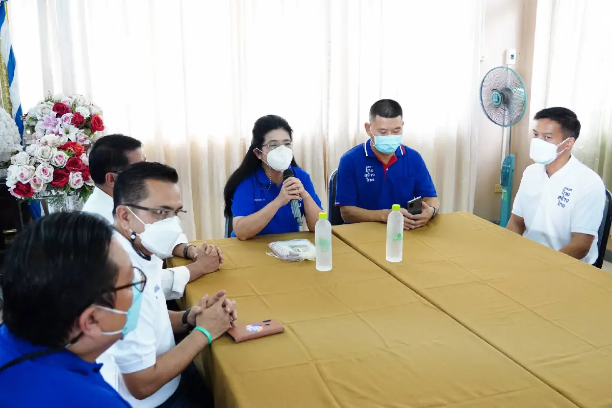 "หญิงหน่อย" เยี่ยมชุมชนสะพานสูงพื้นที่เริ่มต้นทางการเมืองฝากคณะทำงานสานต่อหลายโครงการสำคัญ 