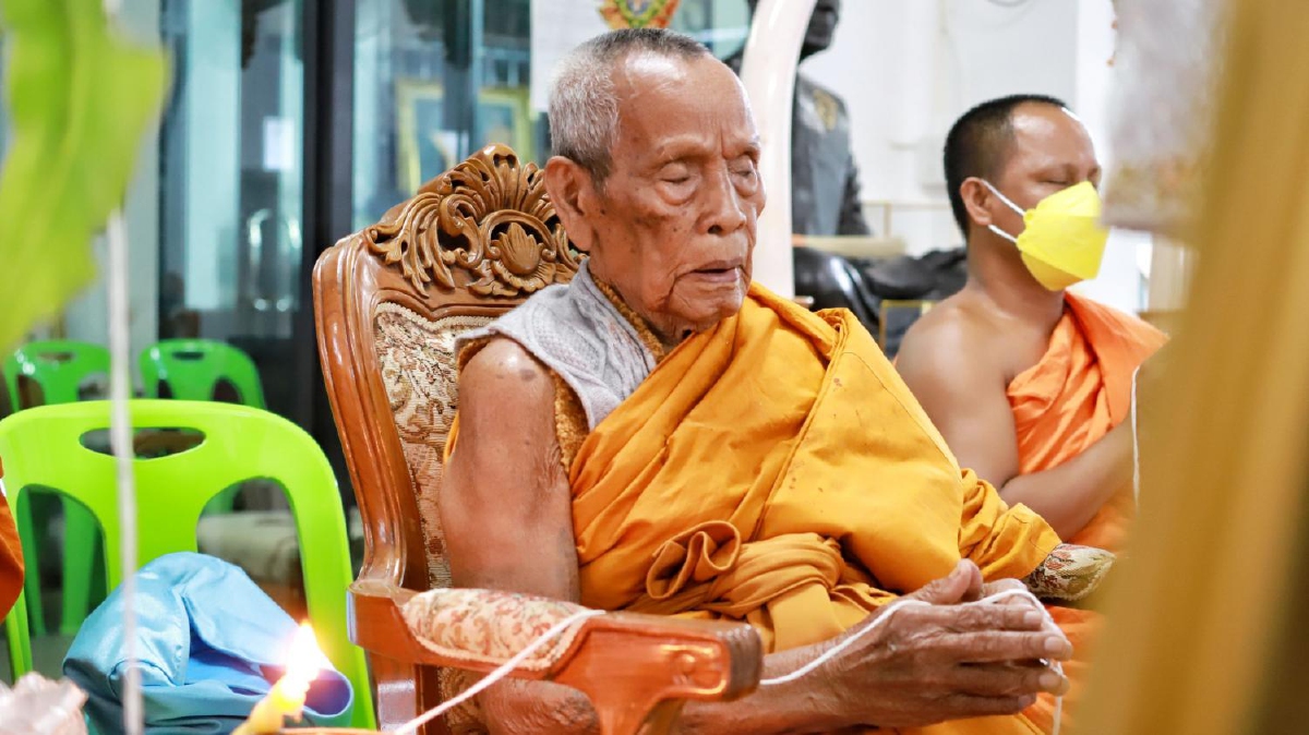 คลื่นมหาชนร่วมพิธีปลุกเสกเหรียญหลวงพ่อพัฒน์เกจิดังปากน้ำโพ คลื่นมหาชนร่วมพิธีปลุกเสกเหรียญหลวงพ่อพัฒน์เกจิดังปากน้ำโพ