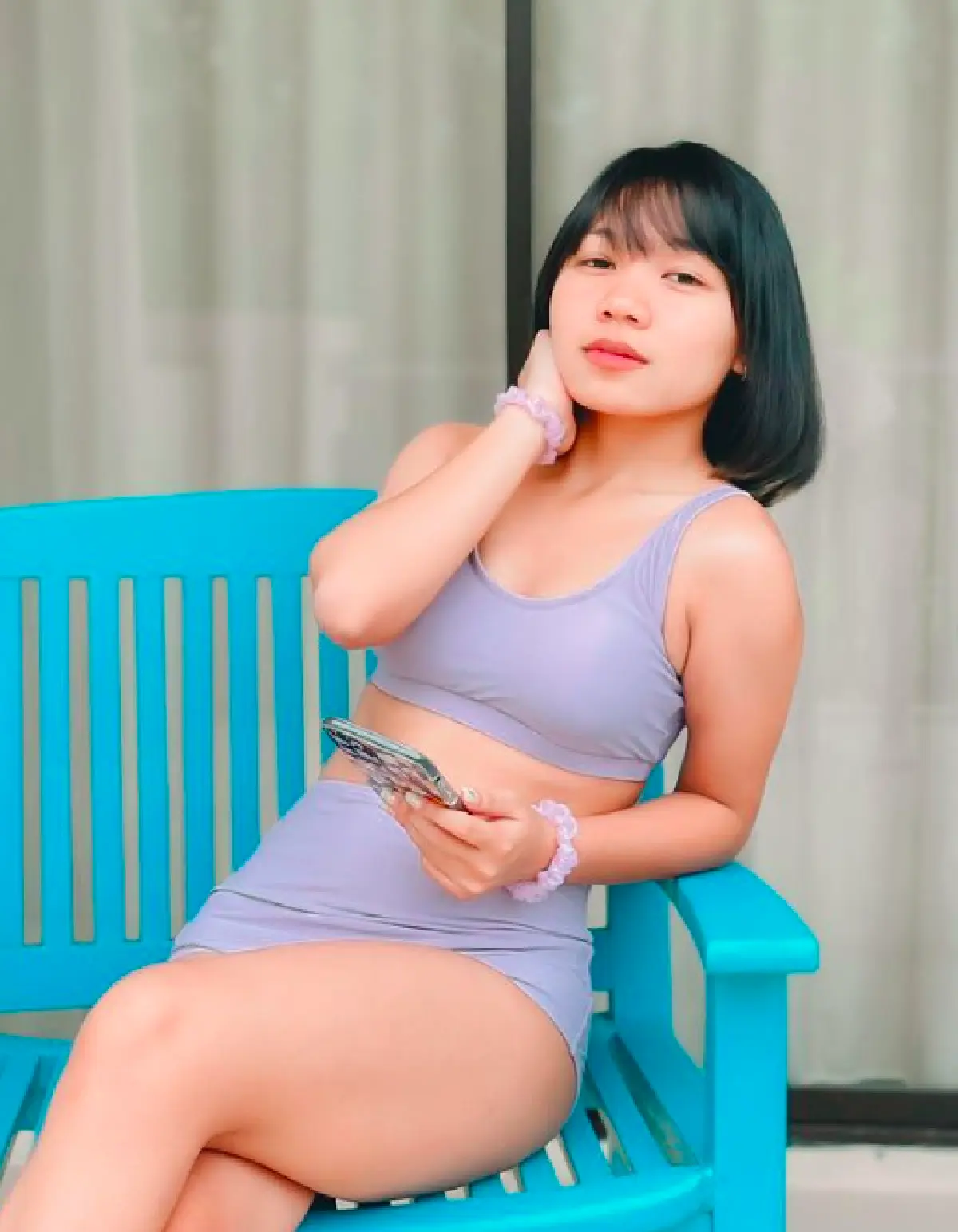 “ลิลลี่ ได้หมดฯ” กับมุมเซ็กซี่เบาๆ ใส่ชุดว่ายน้ำทูพีซโชว์เอวและขาอ่อน