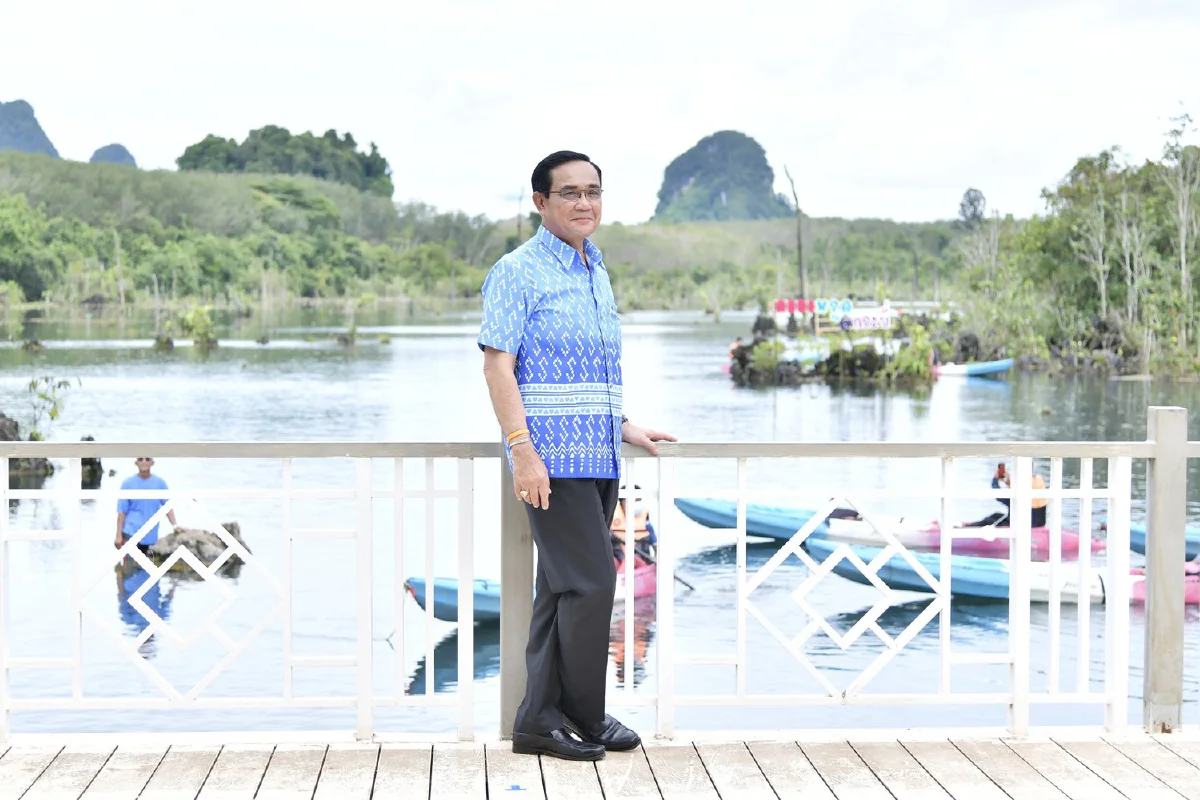 บิ๊กตู่อารมณ์ดี โพสท่าถ่ายรูปโปรโมตแหล่งท่องเที่ยวกระบี่