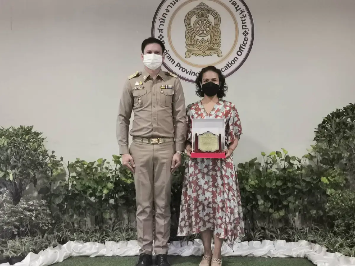 ศธ.บุรีรัมย์มอบโล่เชิดชู "ลิซ่า" สร้างคุณประโยชน์ด้านการศึกษา