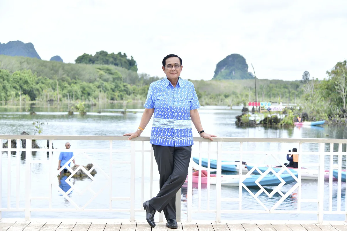 บิ๊กตู่อารมณ์ดี โพสท่าถ่ายรูปโปรโมตแหล่งท่องเที่ยวกระบี่