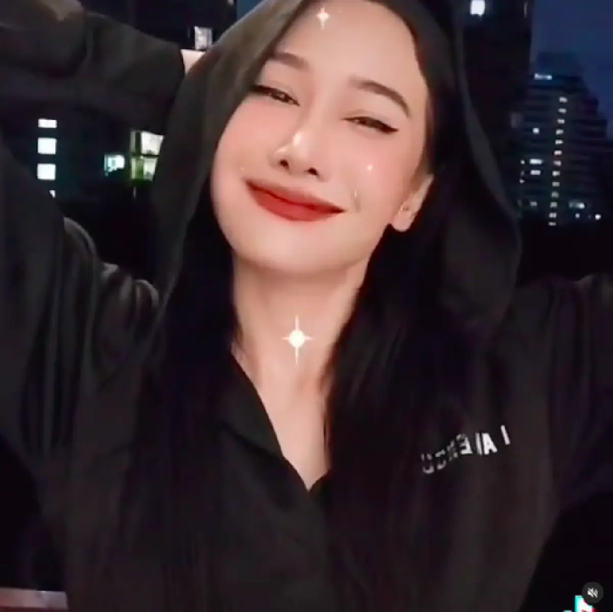 "ศรราม" ตอบชัด! ไม่คิดจะกลับไปคืนดี หลัง "กุ้งพลอย" รุกจีบหนักมาก