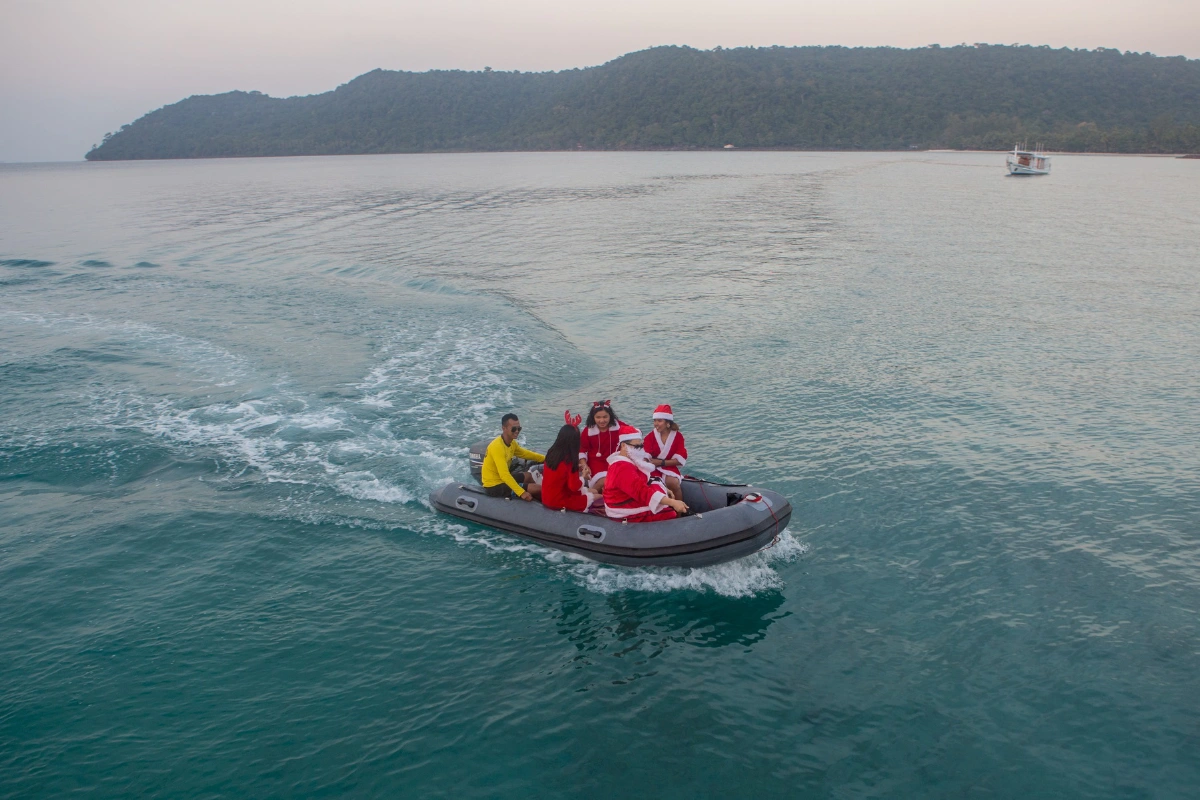 เฉลิมฉลองเทศกาลแห่งความสุข @โซเนวา คีรี 