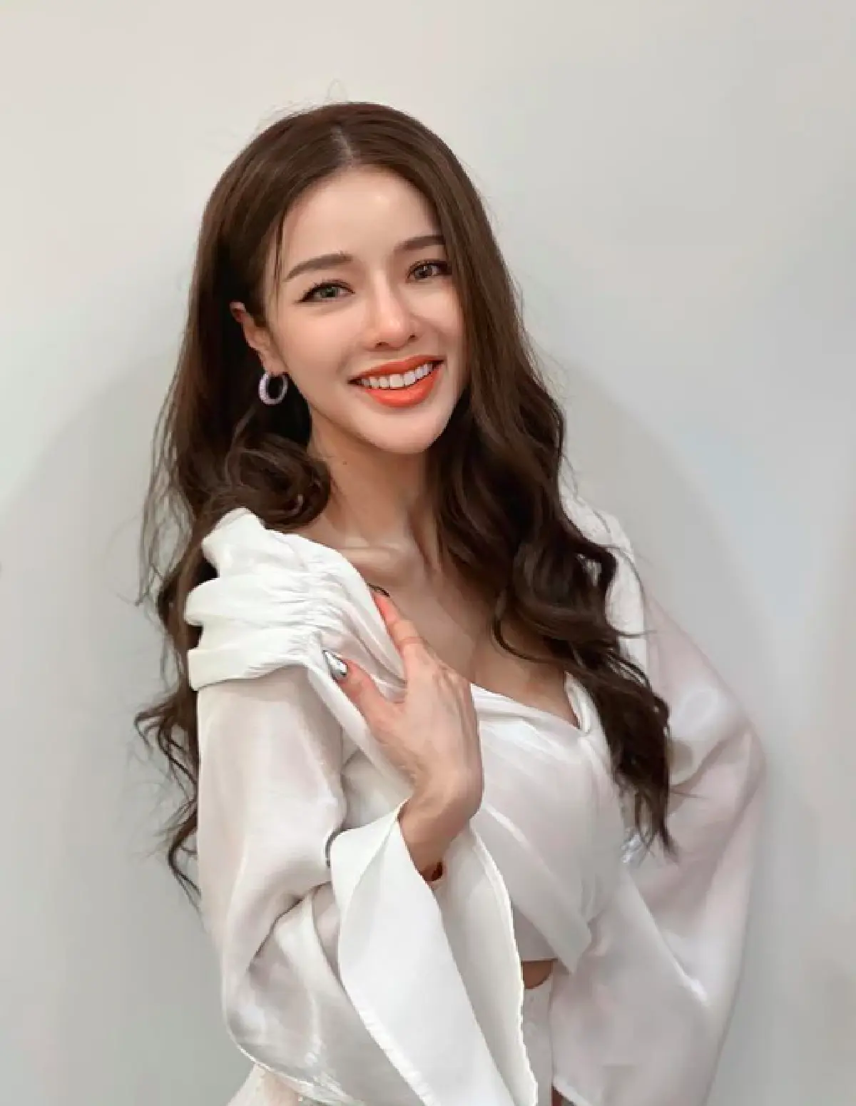 “แอร์ ภัณฑิลา” สวยเลือกได้! เผยเคยถูกผช. จ้างให้อยู่บ้านได้เดือนละ 2 ล้าน