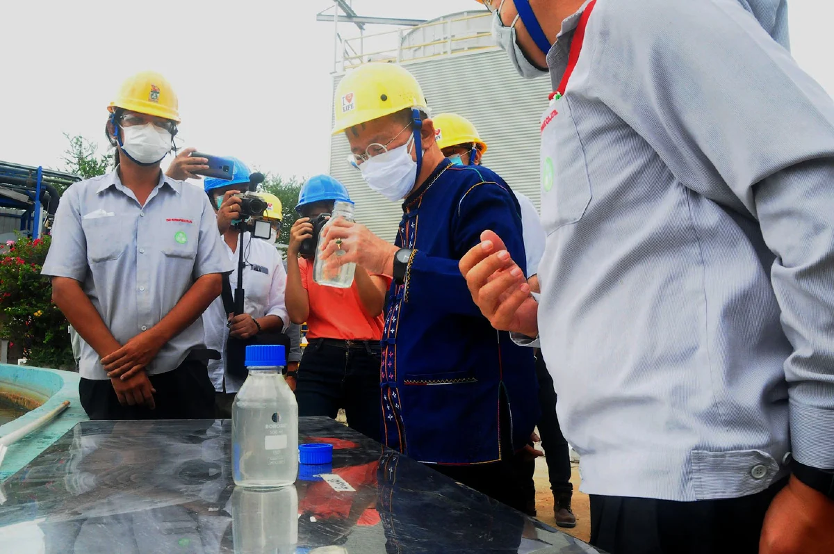 ผู้ว่าอ่างทอง ลงพื้นที่ตรวจผลการปรับปรุงโรงงาน จ.อ่างทอง