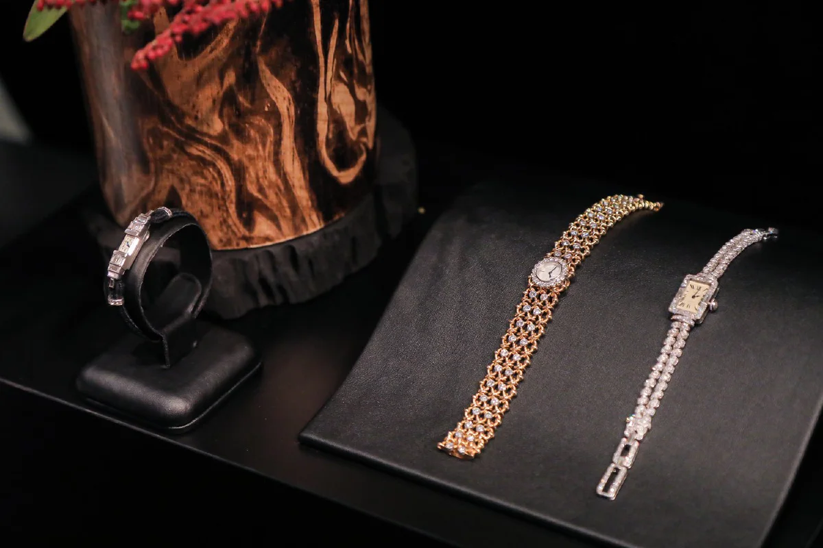 นิทรรศการแสดงประวัติศาสตร์เรือนเวลาซีรี่ย์ที่สาม  Lotus Arts de Vivre x Obsidian Objets d’Art