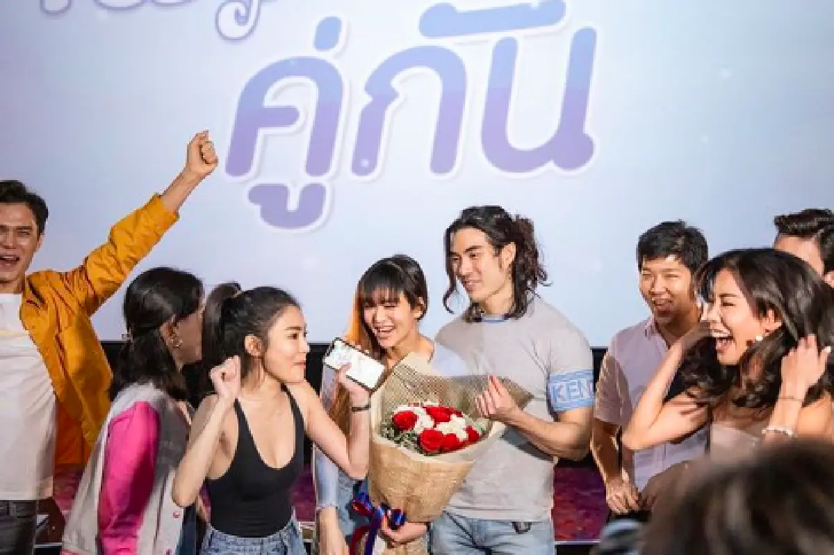 คำสาปถูกลบล้าง! "แนนนี่ เกิร์ลลี่เบอร์รี่" โดนแฟนทำเซอร์ไพรส์ปิดโรงหนังขอแต่งงาน 