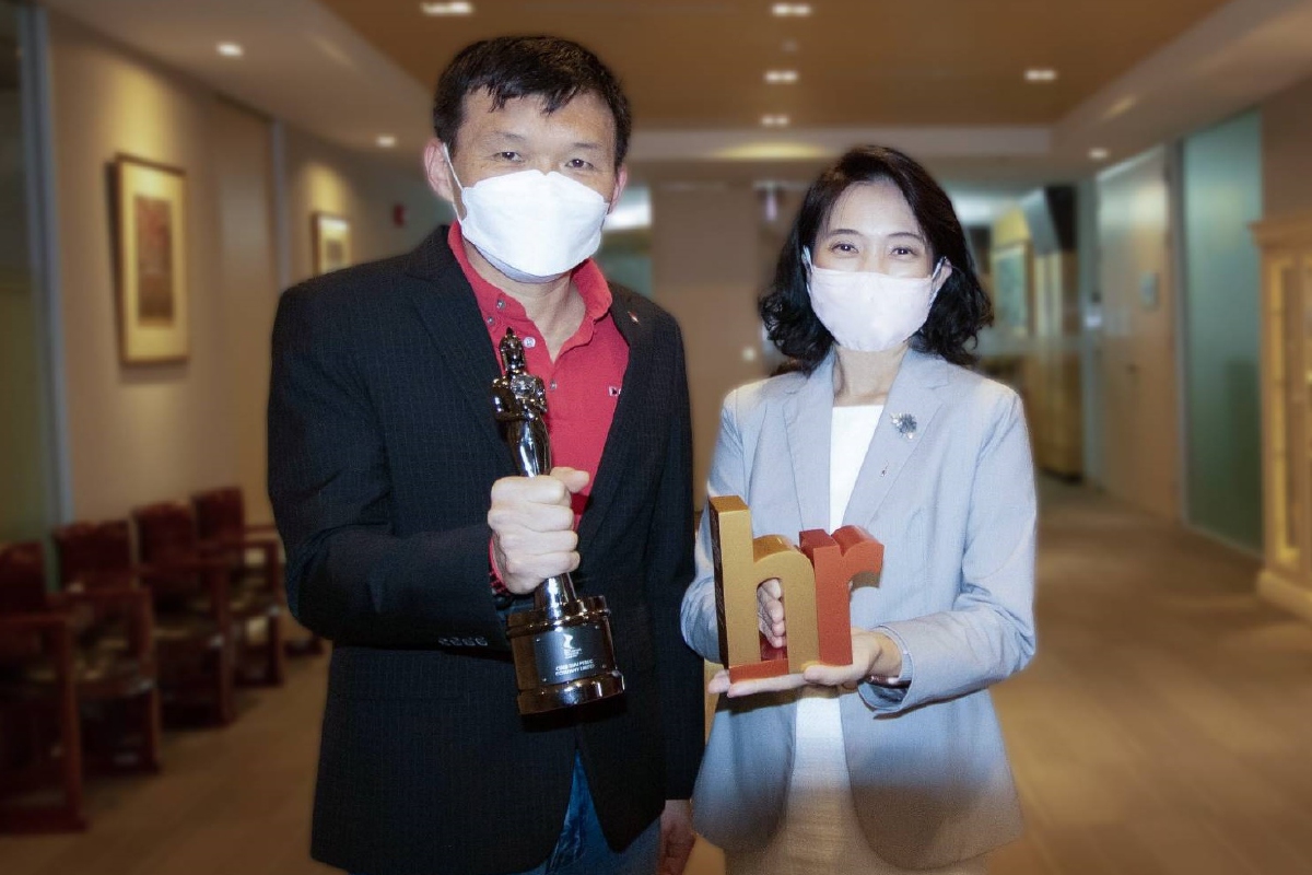 ธนาคาร ซีไอเอ็มบี ไทย คว้า 2 รางวัล ธนาคาร ซีไอเอ็มบี ไทย คว้า 2 รางวัล