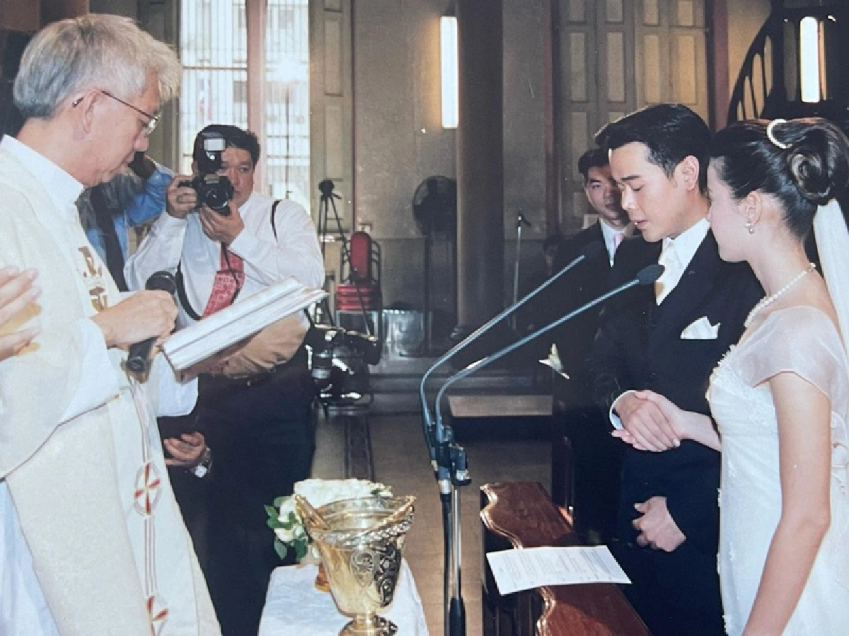  “เป็ก สัณณ์ชัย” ย้อนภาพ 16 ปีที่แล้ว วันแต่งงาน “ธัญญ่า” หวานไม่เปลี่ยนเลย