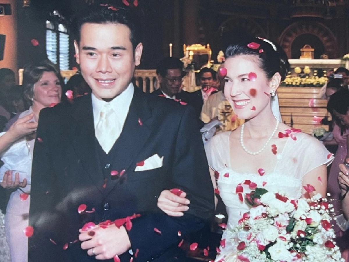  “เป็ก สัณณ์ชัย” ย้อนภาพ 16 ปีที่แล้ว วันแต่งงาน “ธัญญ่า” หวานไม่เปลี่ยนเลย