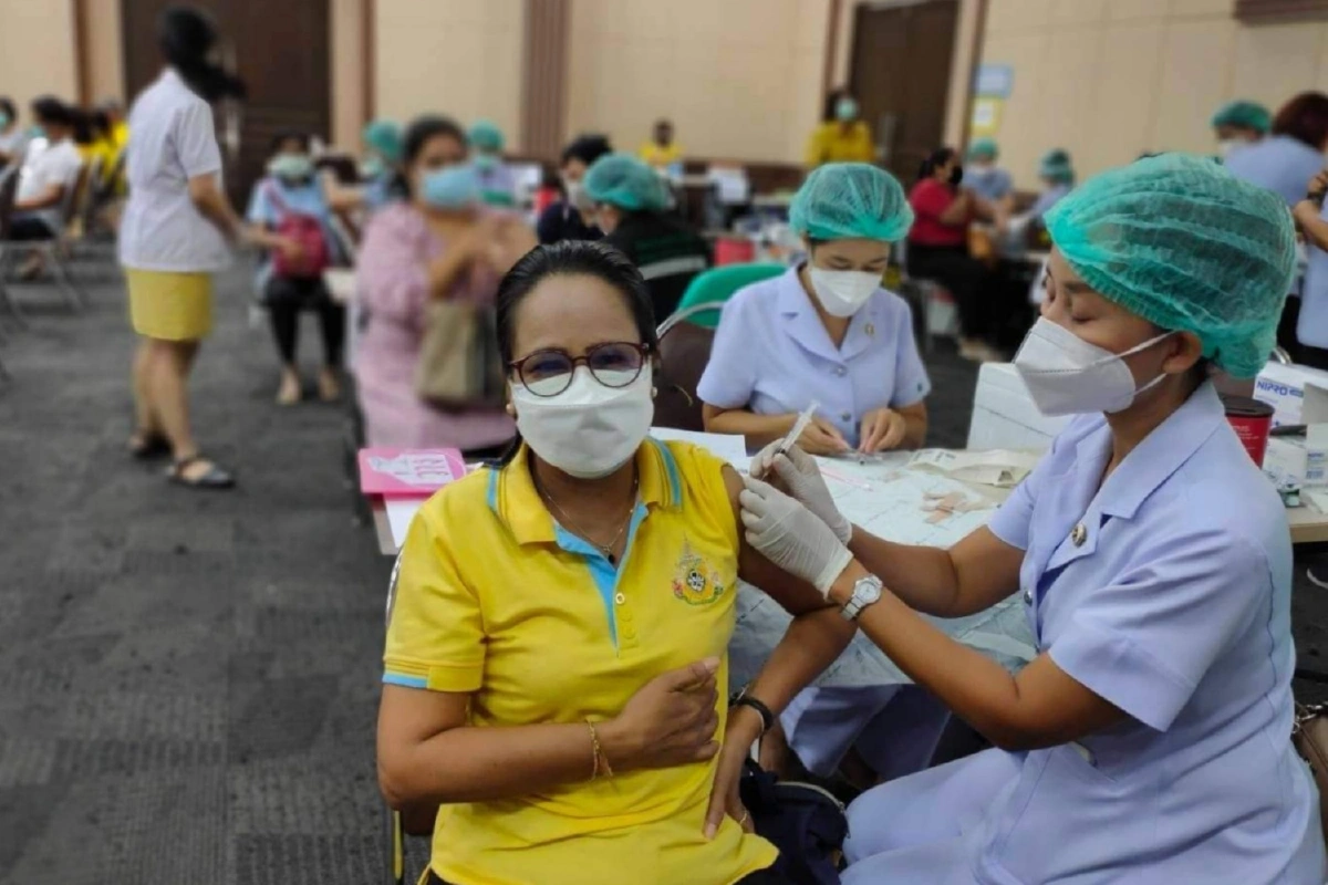 ประจวบฯเปิดจุดบริการฉีดวัคซีนโควิดเชิงรุก
