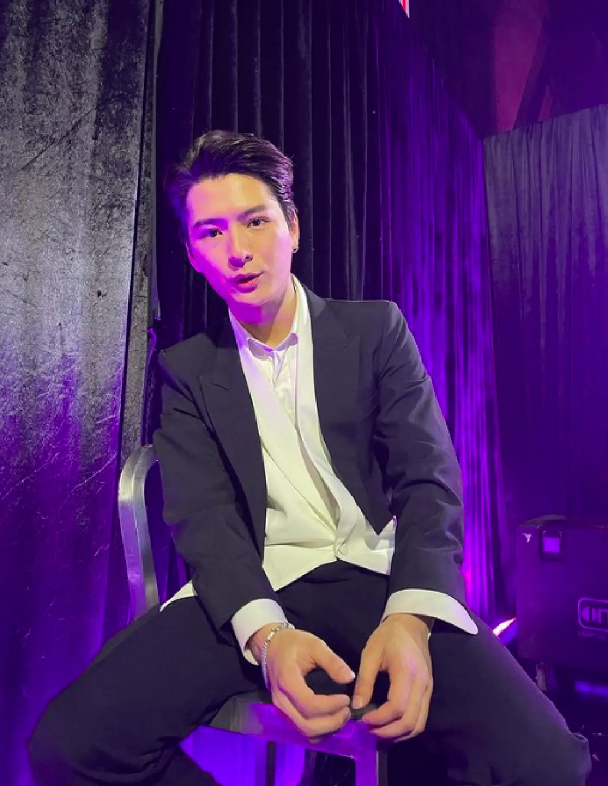 “คริส พีรวัส” เผยวินาทีรถหรูพลิกคว่ำล้อชี้ฟ้า! พ่อแม่ขอเด็ดขาด ไม่ให้ขับรถแล้ว