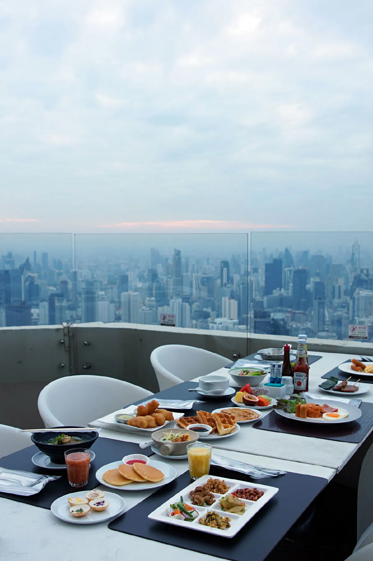 เวลคั่มแบ็ค! #StayandDine @Baiyoke Sky Hotel เสพความสุขบนความสูง