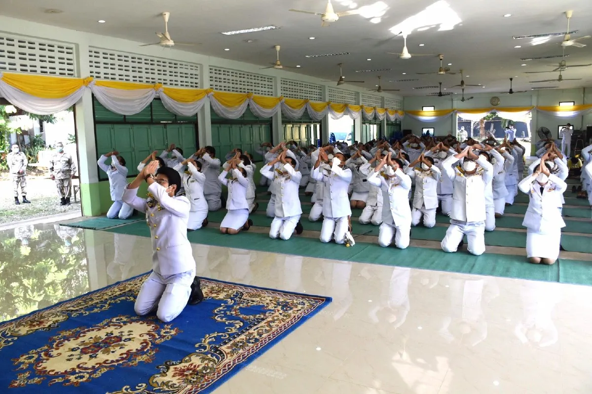 พสกนิกรชาวศรีนครน้อมรำลึกวันคล้ายวันพระบรมราชสมภพในหลวงร.9 