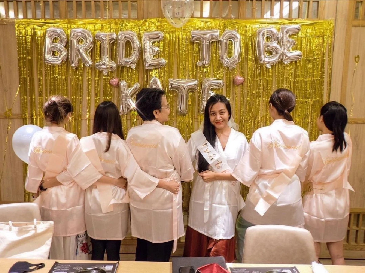 “แก้ม วิชญาณี” และคุณแม่แท็กทีมเพื่อนซี้ จัดปาร์ตี้สละโสดให้น้องสาว “เกต“