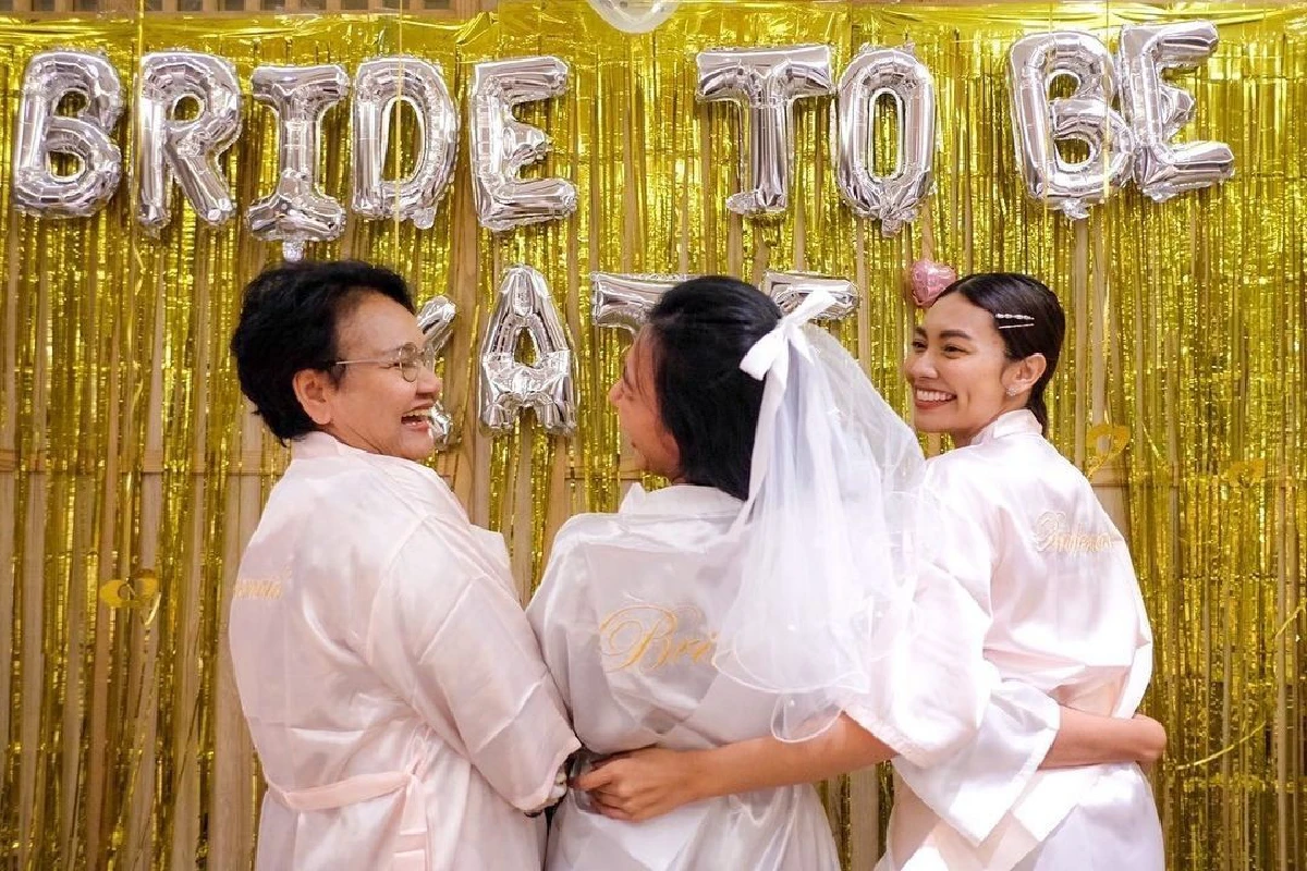 “แก้ม วิชญาณี” และคุณแม่แท็กทีมเพื่อนซี้ จัดปาร์ตี้สละโสดให้น้องสาว “เกต“