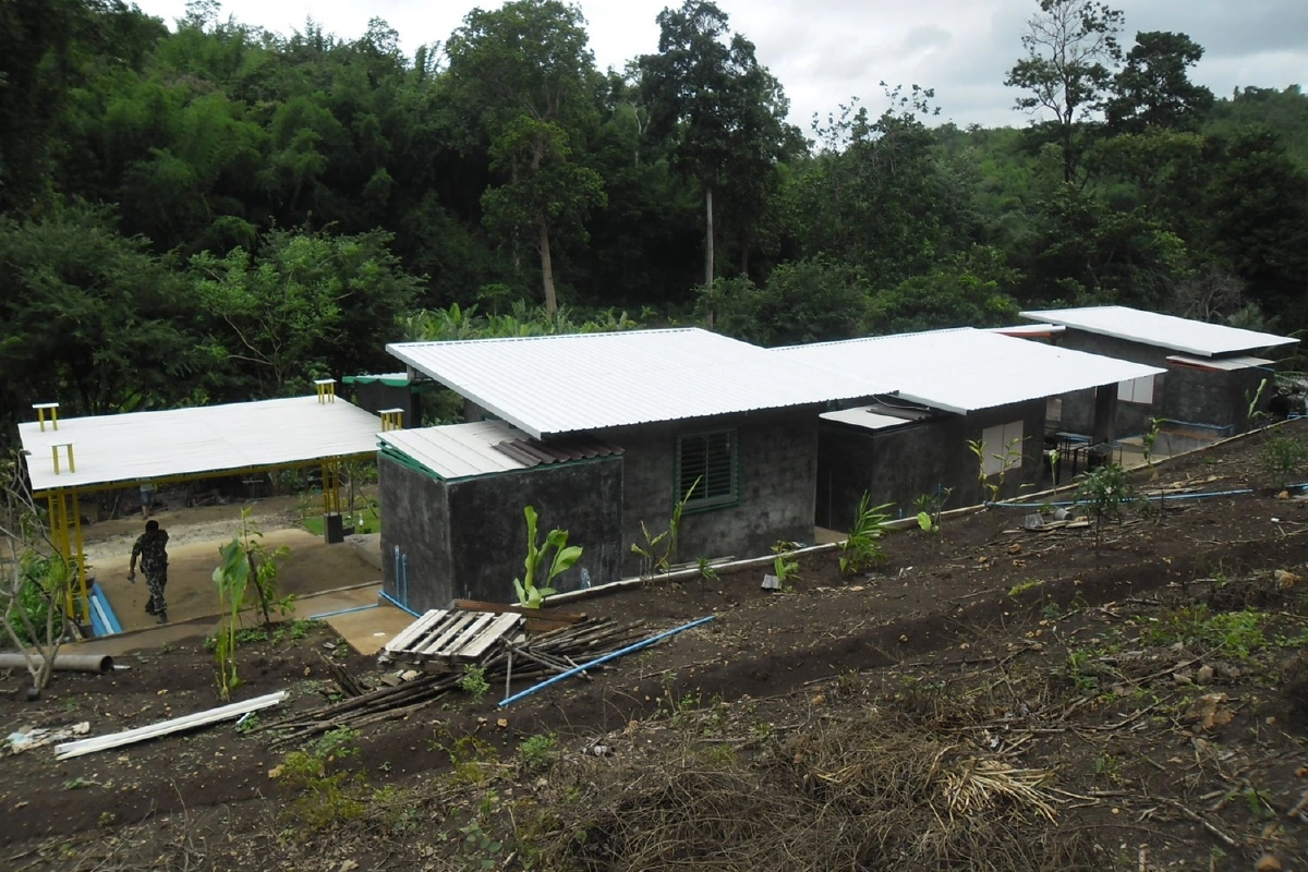 อุทยานฯเขื่อนศรีฯ ติดป้ายสั่งรื้อบ้านพักตากอากาศรุกที่