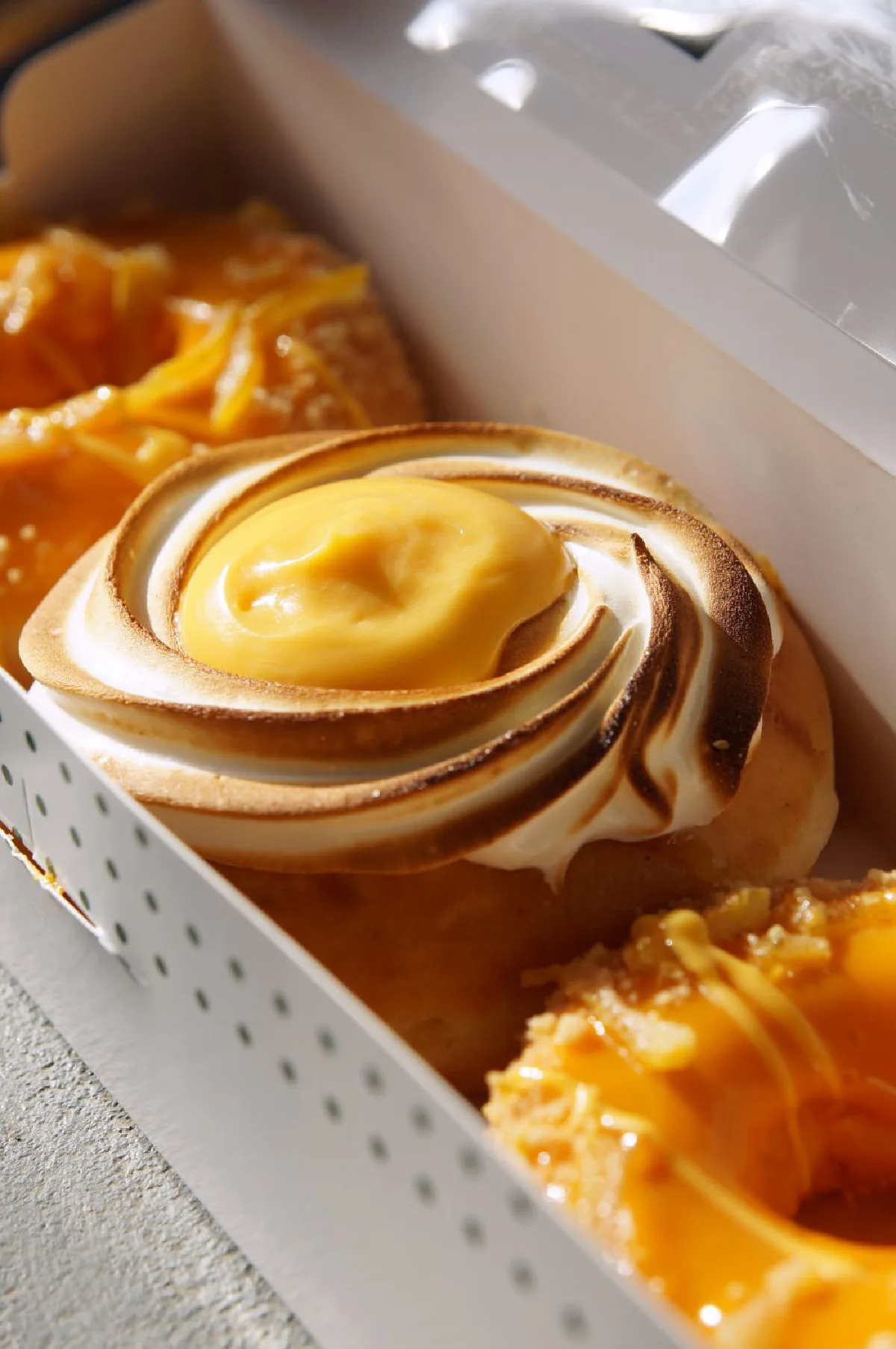 ส้มยูซุเน้นๆ กับ Krispy Kreme Yuzu Doughnuts และ Yuzu Perfect Together ความหวานหอมสดชื่นใหม่ที่ใครๆ ก็ต้องเลิฟ