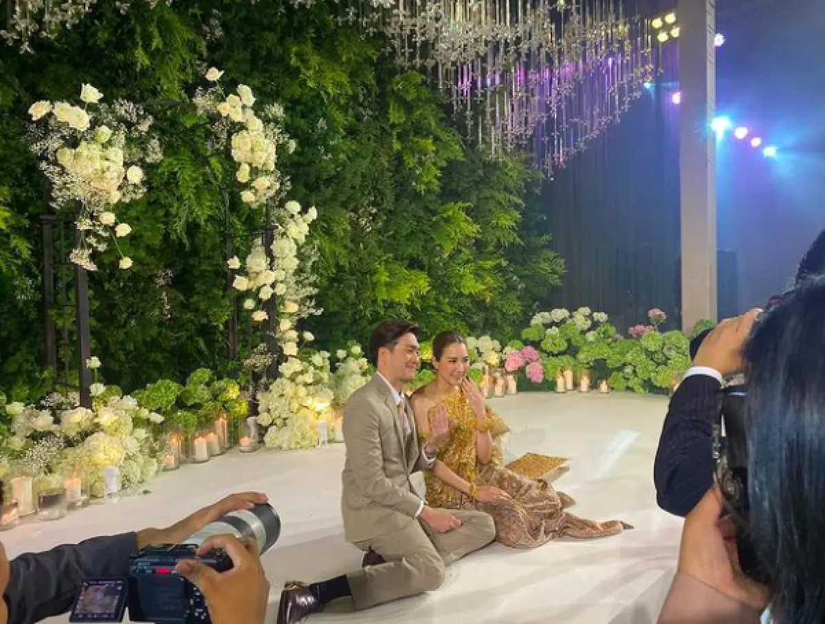 “จั๊กจั่น” ควง “เค วัฒนา” เข้าพิธีหมั้นแบบไทย เรียบง่ายและอบอุ่นที่สุด