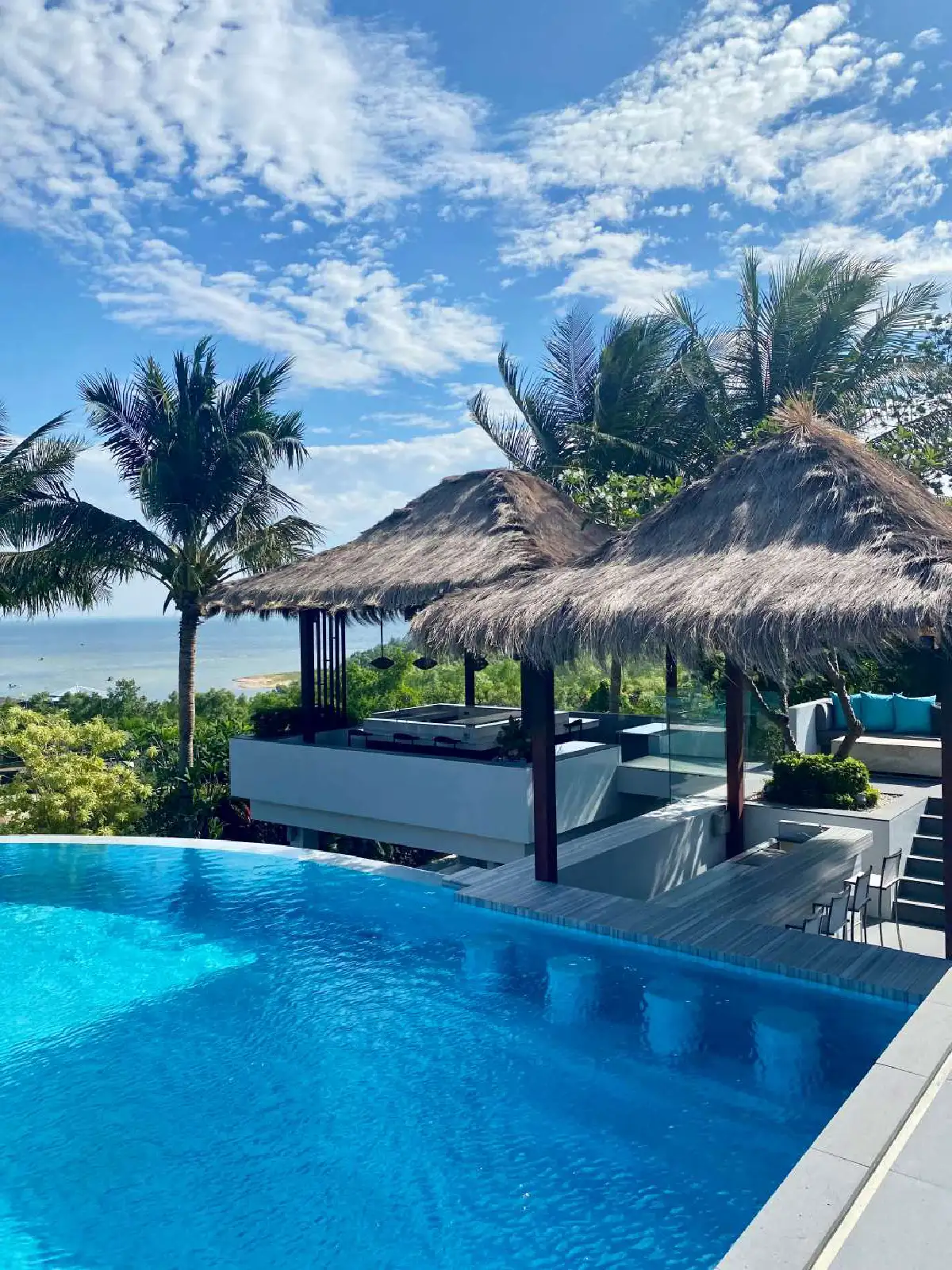 THE RESORT VILLA เพชรน้ำเอกของอ่าวไทย พร้อมมอบความประทับใจไม่รู้ลืม