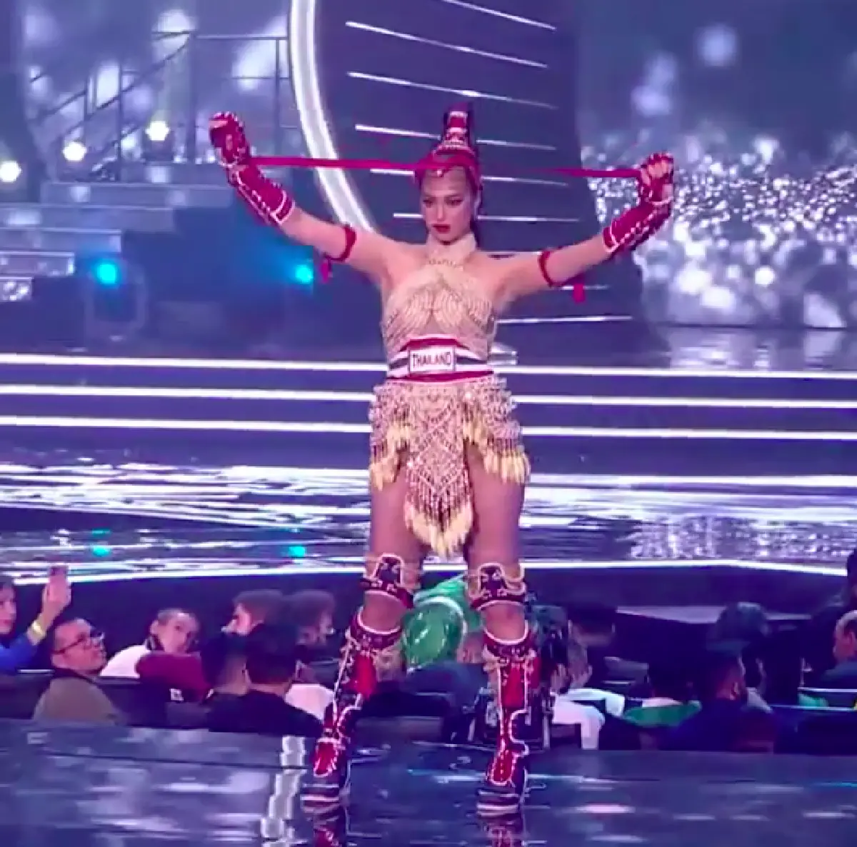 "แอนชิลี" ปังทุกชุด! เน้นเรียลไซส์ทุกโชว์ บนเวที Miss Universe 2021 รอบพรีลิม