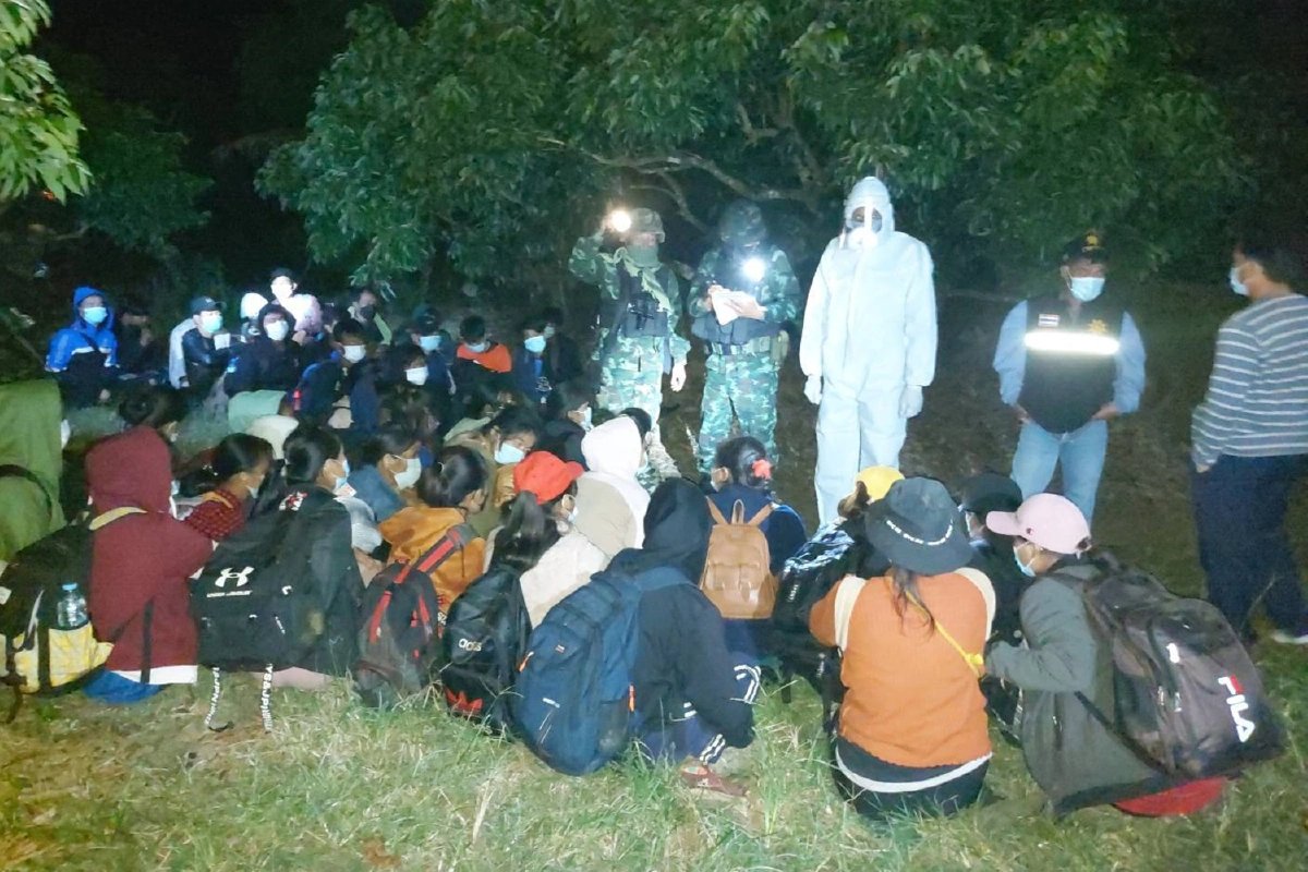 กองกำลังผาเมืองจับลอบเข้าเมืองด้านอ.ฝางได้อีก39ราย