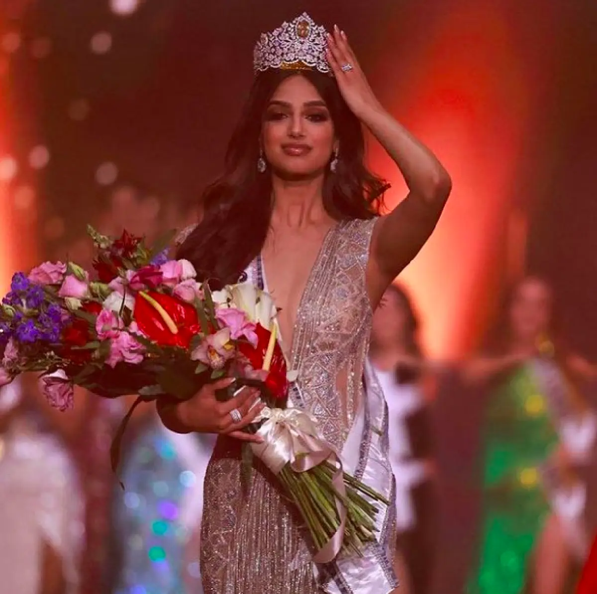 สวยเก่งสมมง! "Harnaaz Sandhu" จากอินเดีย ผู้คว้าตำแหน่งนางงามจักรวาล 2021