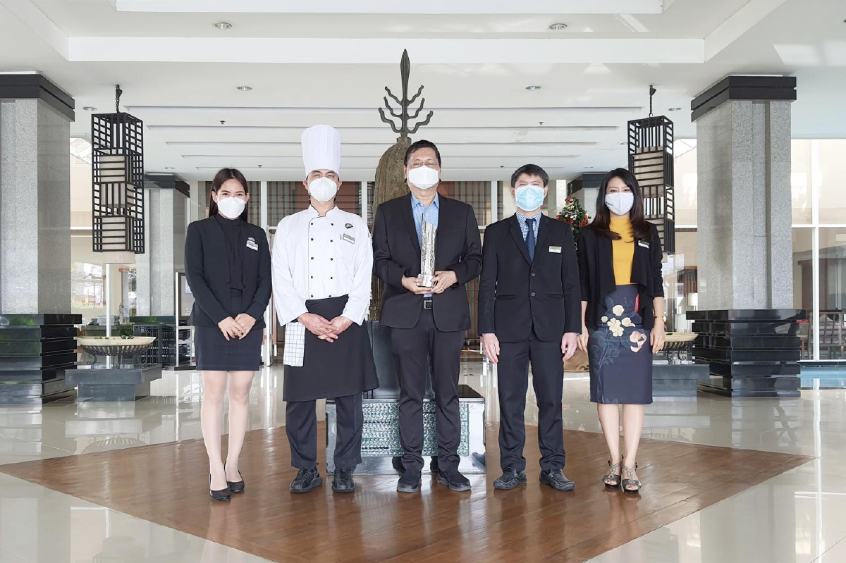 โรงแรมแคนทารี ฮิลส์ เชียงใหม่คว้ารางวัลอุตสาหกรรมท่องเที่ยวไทย ครั้งที่ 13 โรงแรมแคนทารี ฮิลส์ เชียงใหม่คว้ารางวัลอุตสาหกรรมท่องเที่ยวไทย ครั้งที่ 13