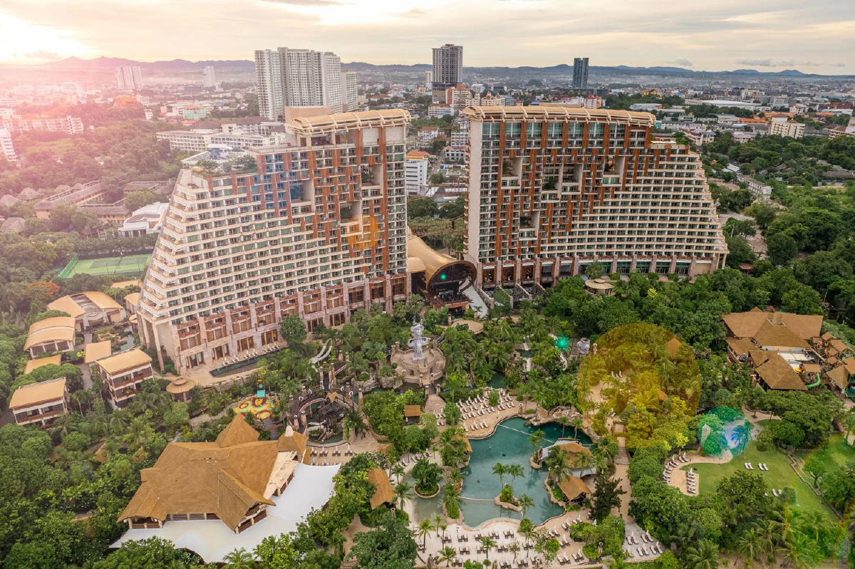 เฉลิมฉลองต้อนรับวันขึ้นปีใหม่ 2565 ที่โรงแรมเซ็นทาราแกรนด์มิราจ พัทยา