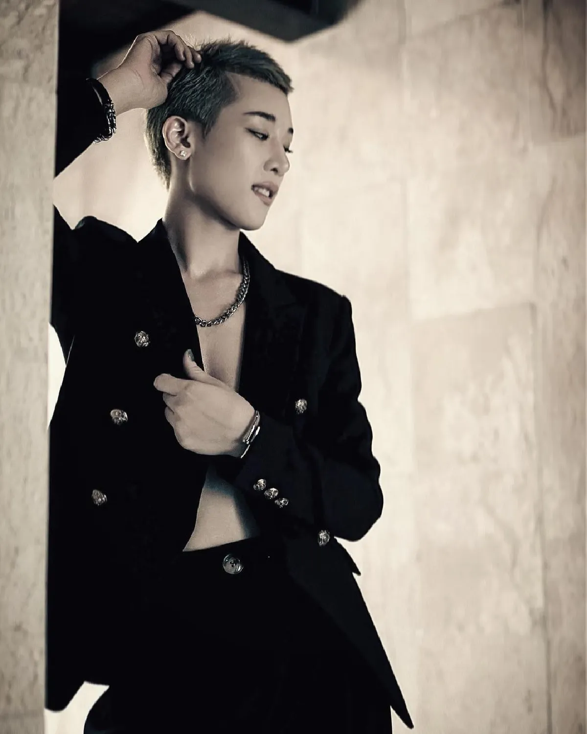  “แตงกวา” อดีตภรรยา “เอ พศิน” กับลุคล่าสุดกร้าวใจ หล่อไม่มีพักไปเลย! 