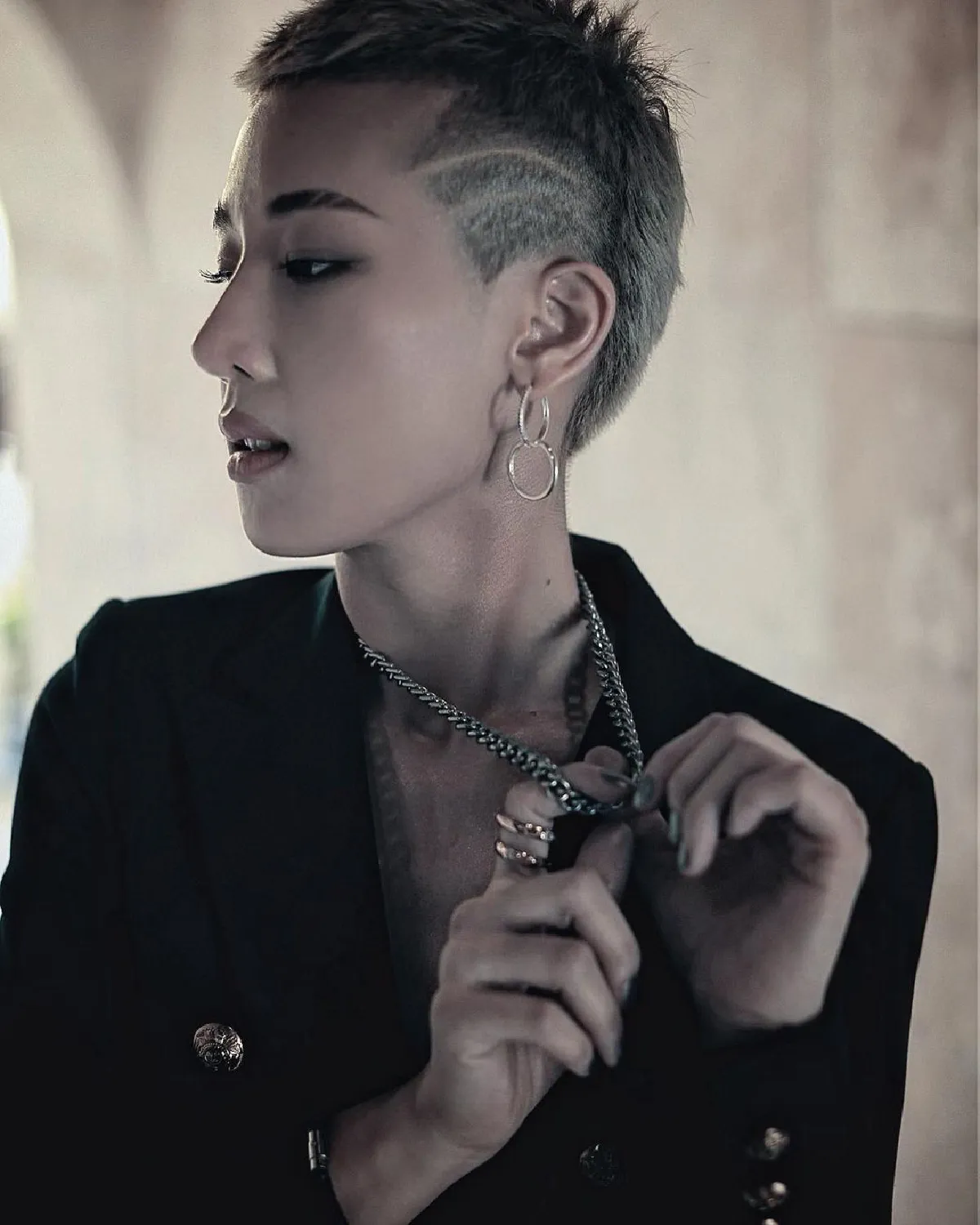  “แตงกวา” อดีตภรรยา “เอ พศิน” กับลุคล่าสุดกร้าวใจ หล่อไม่มีพักไปเลย! 