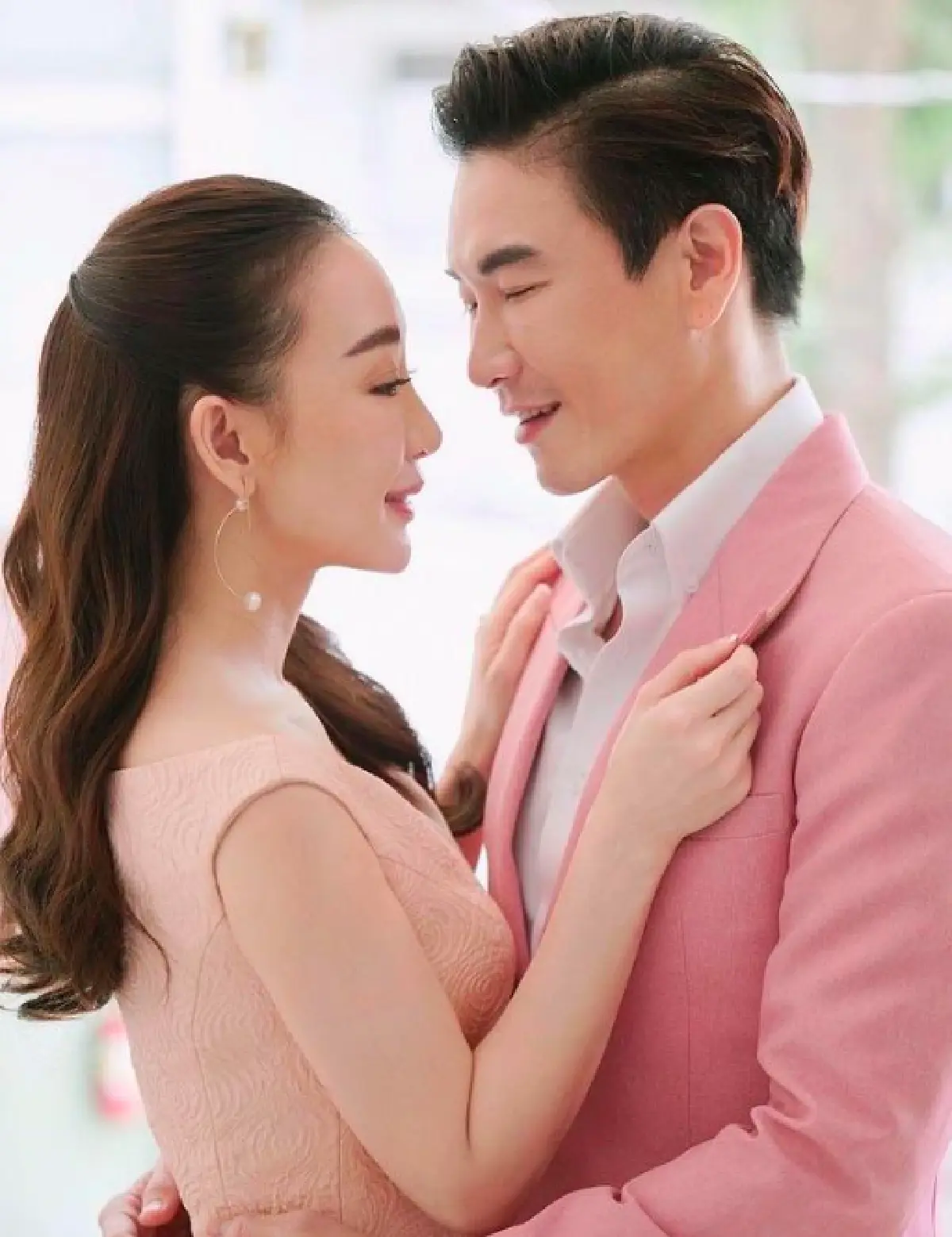 ขอบคุณความกล้า! “ตู่-มาวิน” ควงคู่จดทะเบียนสมรสหวานชื่น