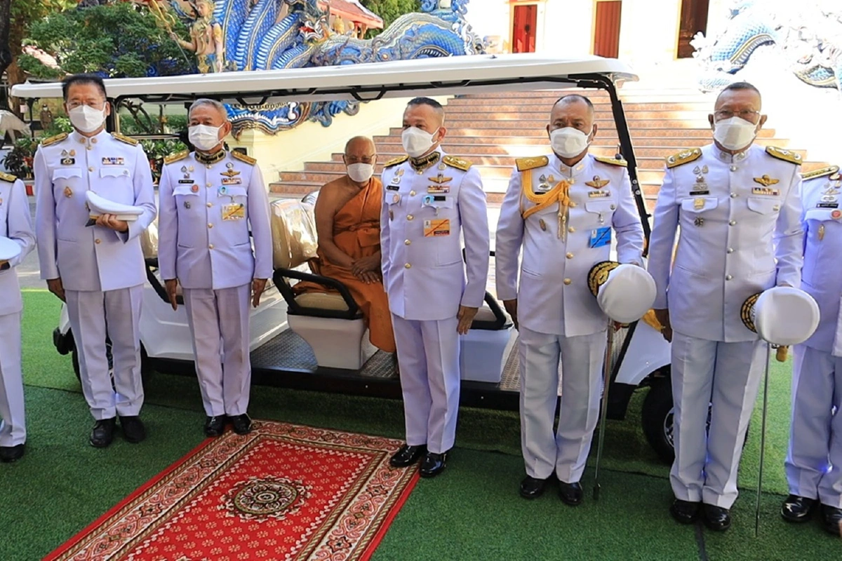 ในหลวงพระราชทานรถกอล์ฟไฟฟ้าแด่พระธรรมวรนายก