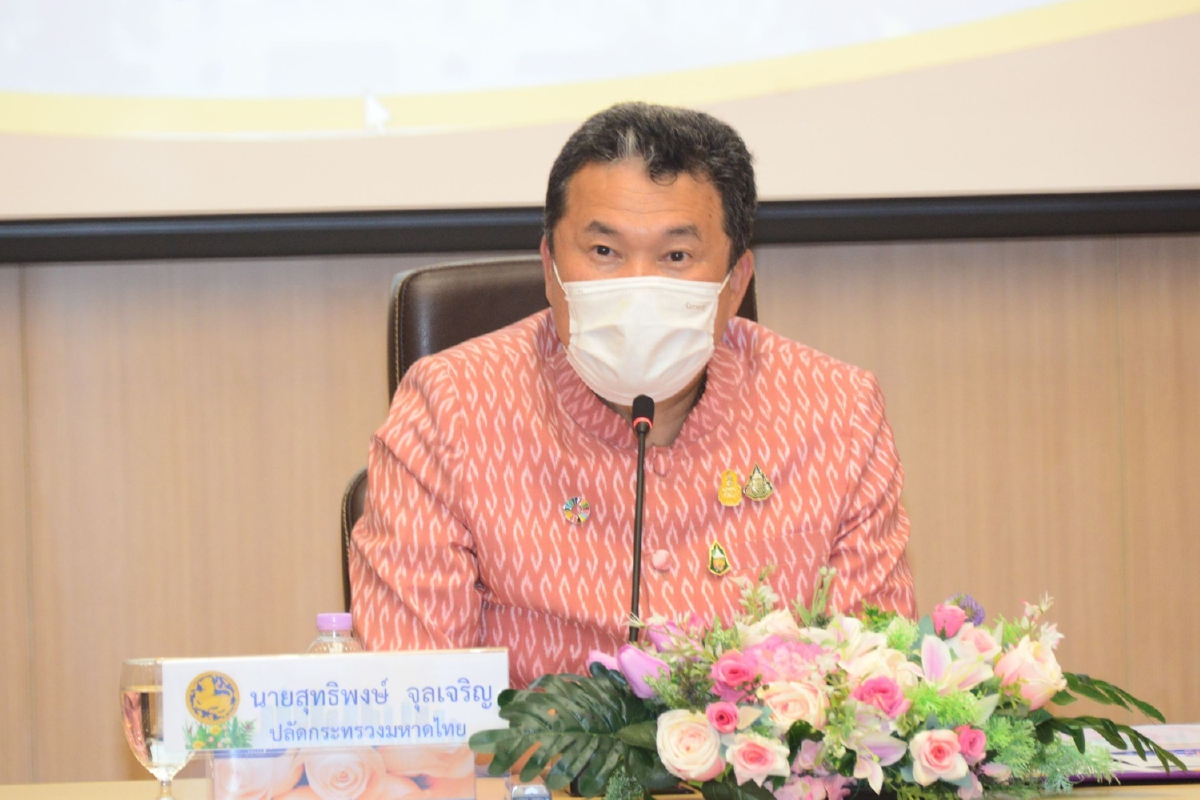 ปลัดมท.สั่งผู้ว่าฯทั่วประเทศกวดขันเล่นพลุยิงปืนขึ้นฟ้าปีใหม่ ปลัดมท.สั่งผู้ว่าฯทั่วประเทศกวดขันเล่นพลุยิงปืนขึ้นฟ้าปีใหม่