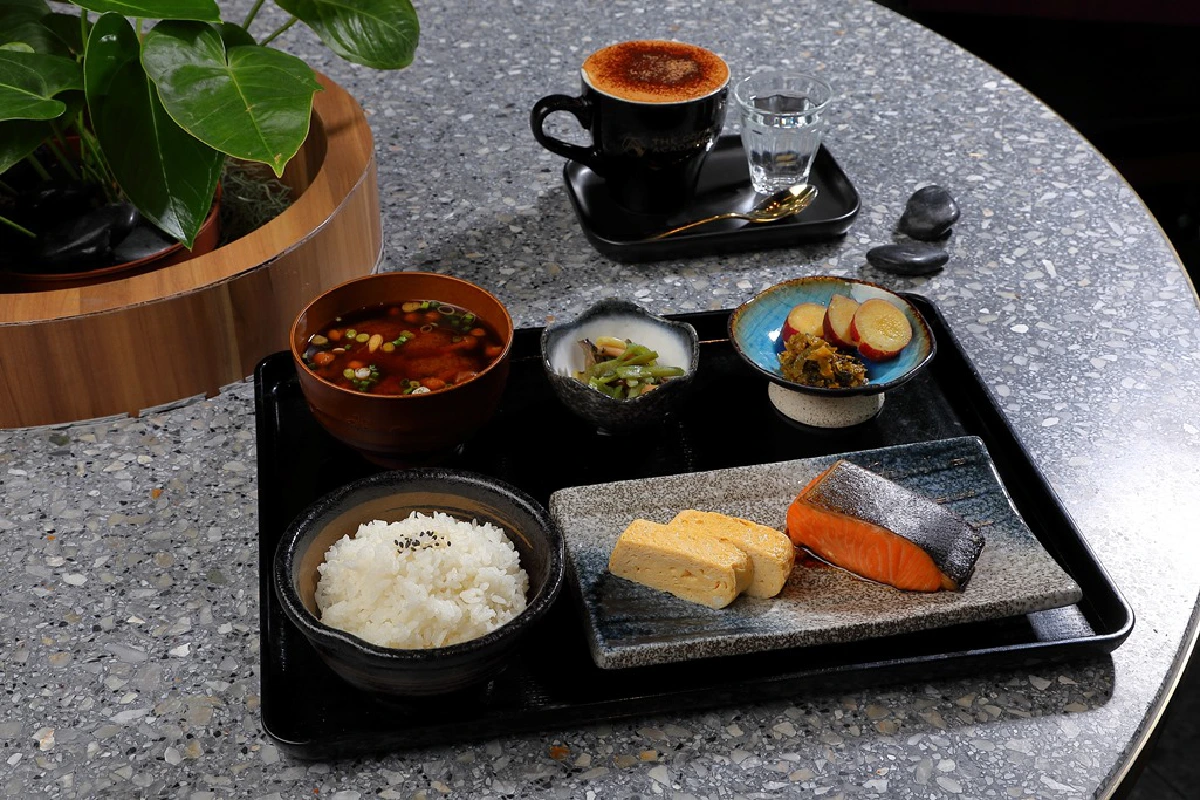 ต้อนรับเทศกาลแห่งความสุข ด้วยเมนูเครื่องดื่มและขนมหวานสุดพิเศษ จาก 'เดอะ คอฟฟี่ อะคาเดมิคส์'